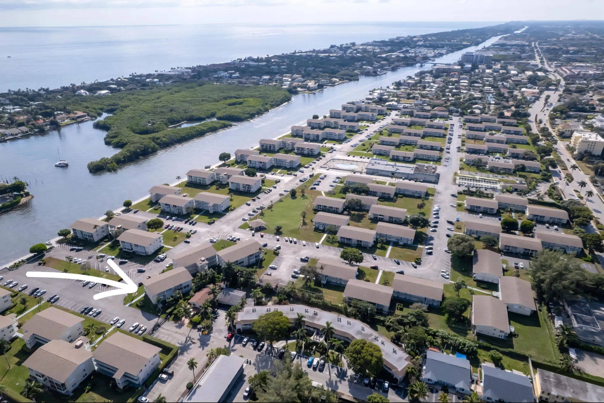 Property Slideshow image 38 of 39 | 210 horizons e 111, Boynton Beach, FL, 33435