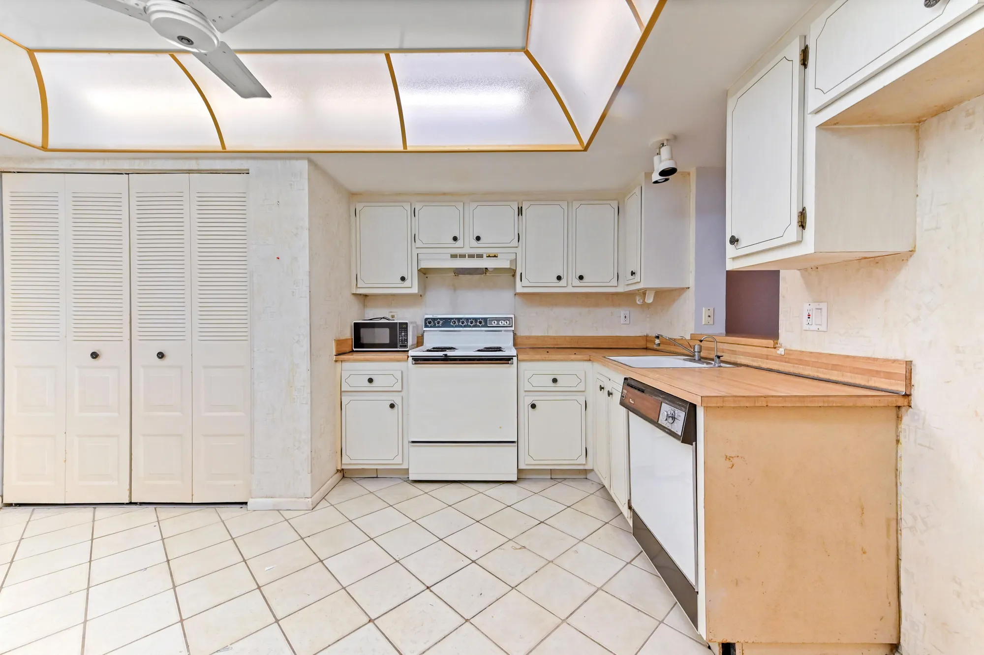 Property Slideshow image 7 of 23 | 14671 bonaire blvd apt 104, Delray Beach, FL, 33446