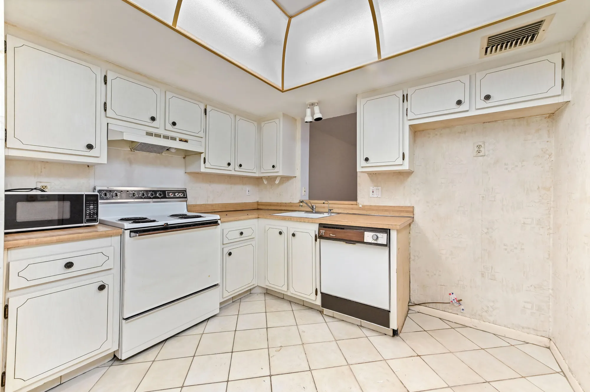 Property Slideshow image 9 of 23 | 14671 bonaire blvd apt 104, Delray Beach, FL, 33446