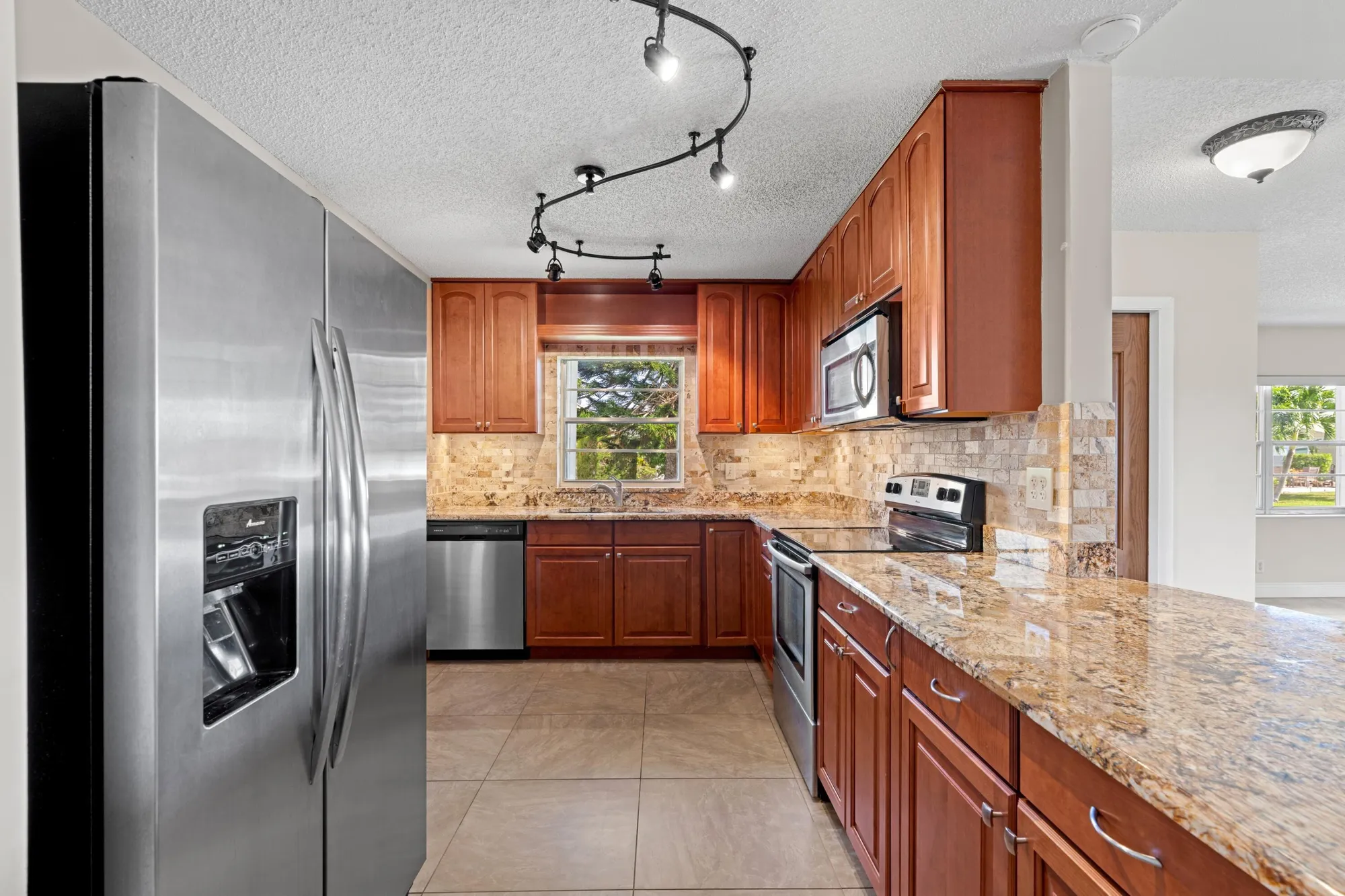 Property Slideshow image 4 of 51 | 3832 rowena cir, West Palm Beach, FL, 33417