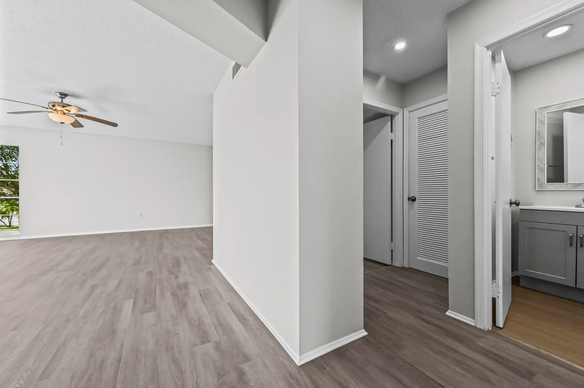 Property Slideshow image 4 of 36 | 6 greenway vlg 212, Royal Palm Beach, FL, 33411