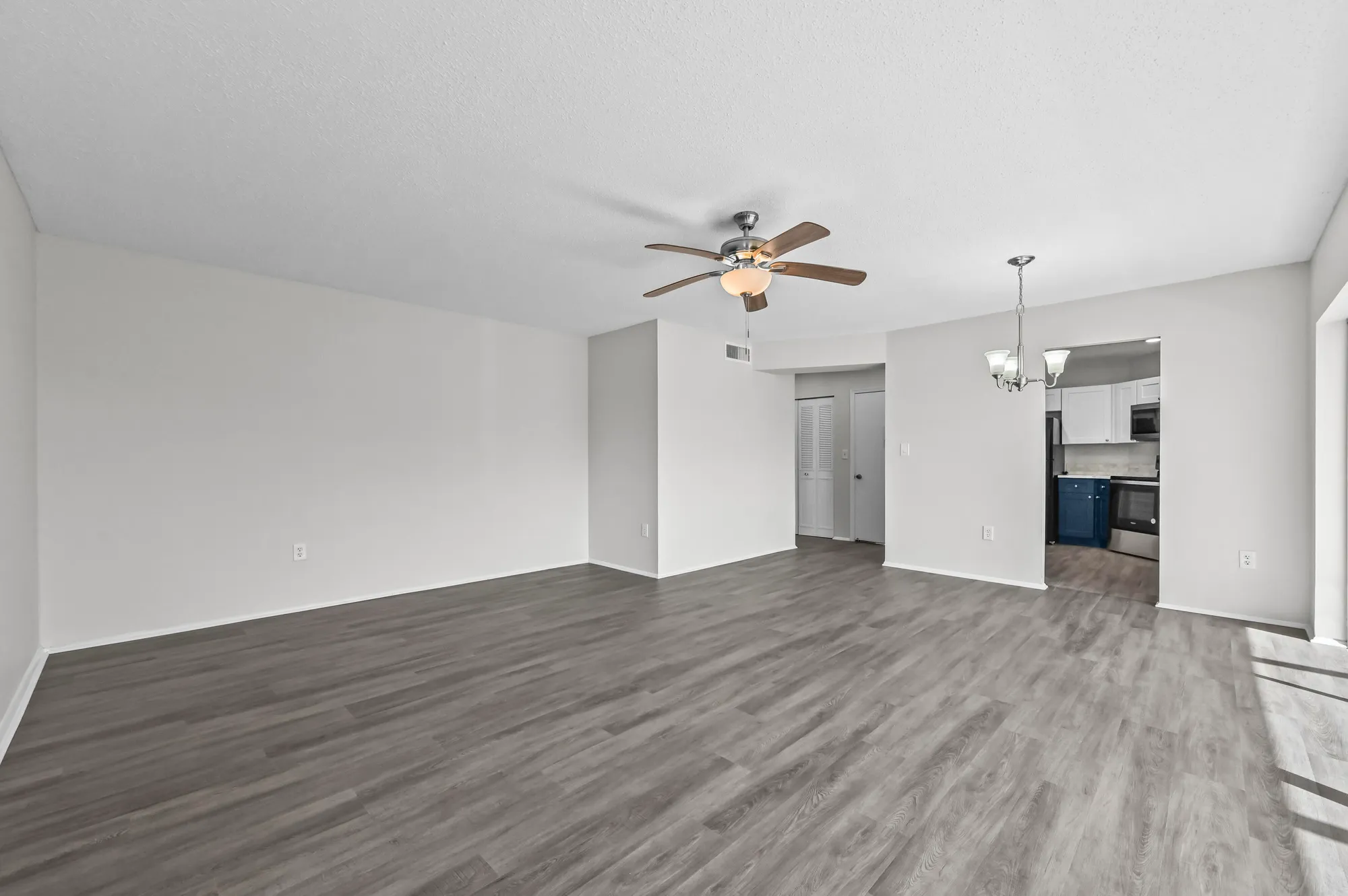 Property Slideshow image 8 of 36 | 6 greenway vlg 212, Royal Palm Beach, FL, 33411