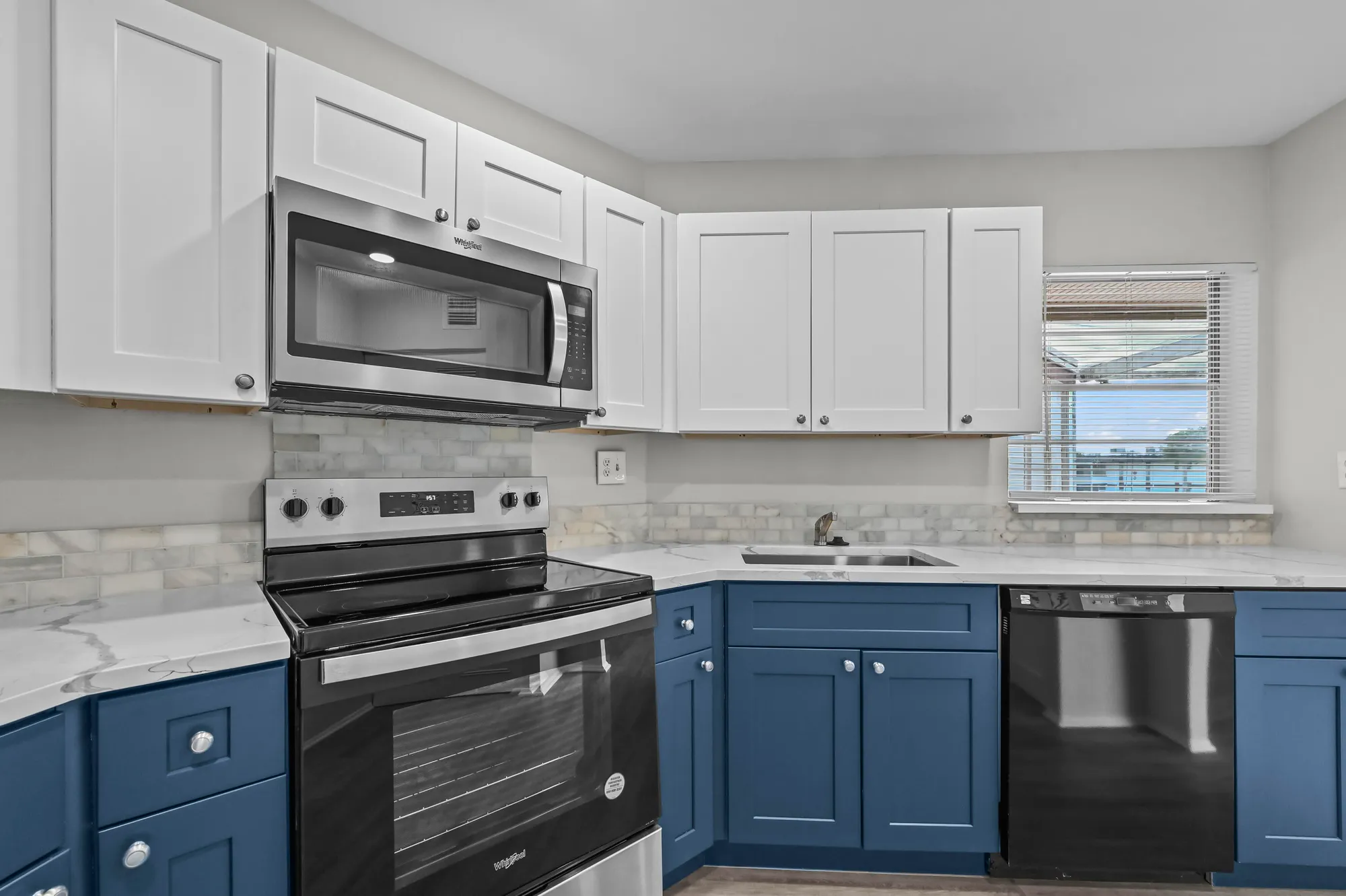 Property Slideshow image 15 of 36 | 6 greenway vlg 212, Royal Palm Beach, FL, 33411