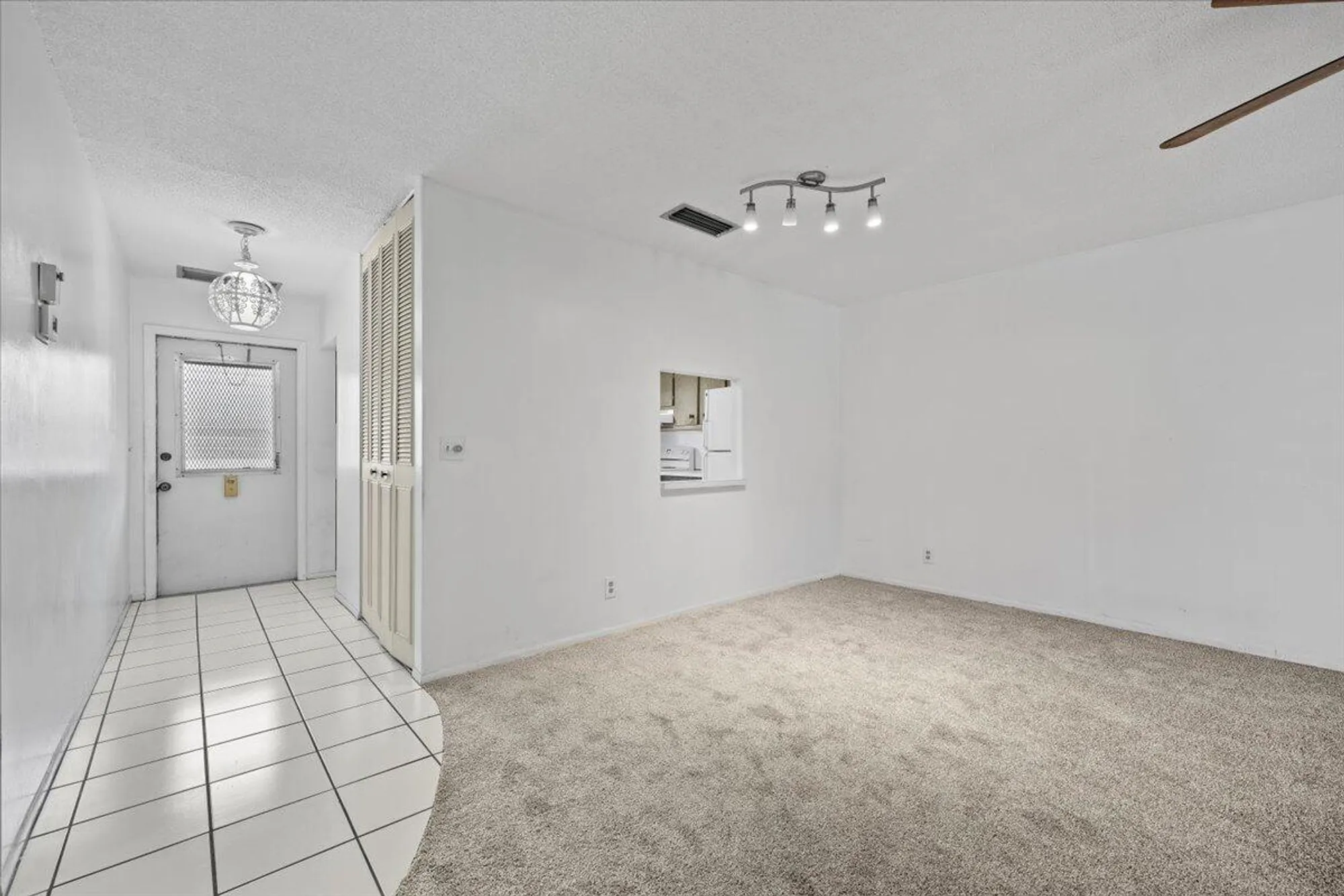 Property Slideshow image 7 of 45 | 102 amherst ln, Lake Worth, FL, 33467