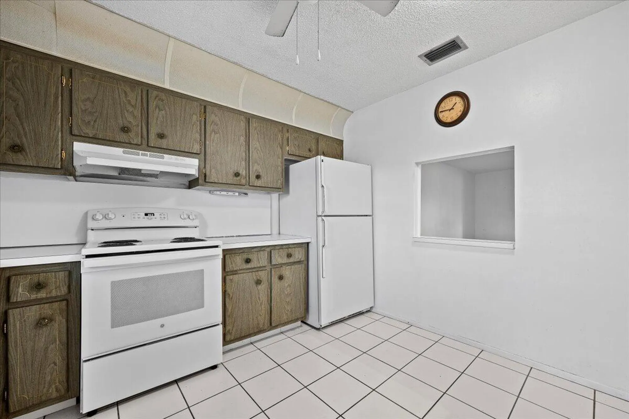 Property Slideshow image 5 of 45 | 102 amherst ln, Lake Worth, FL, 33467