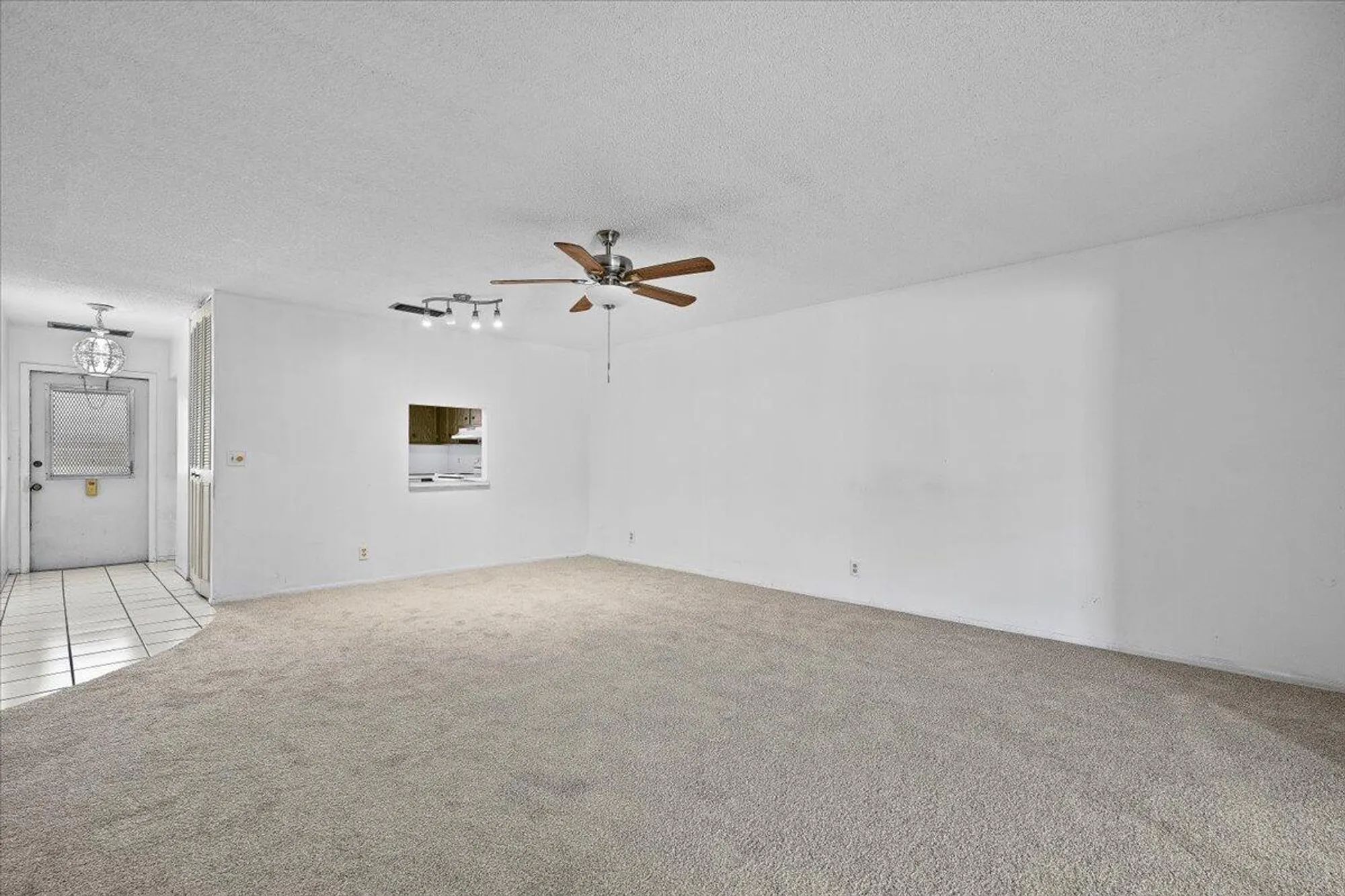 Property Slideshow image 9 of 45 | 102 amherst ln, Lake Worth, FL, 33467