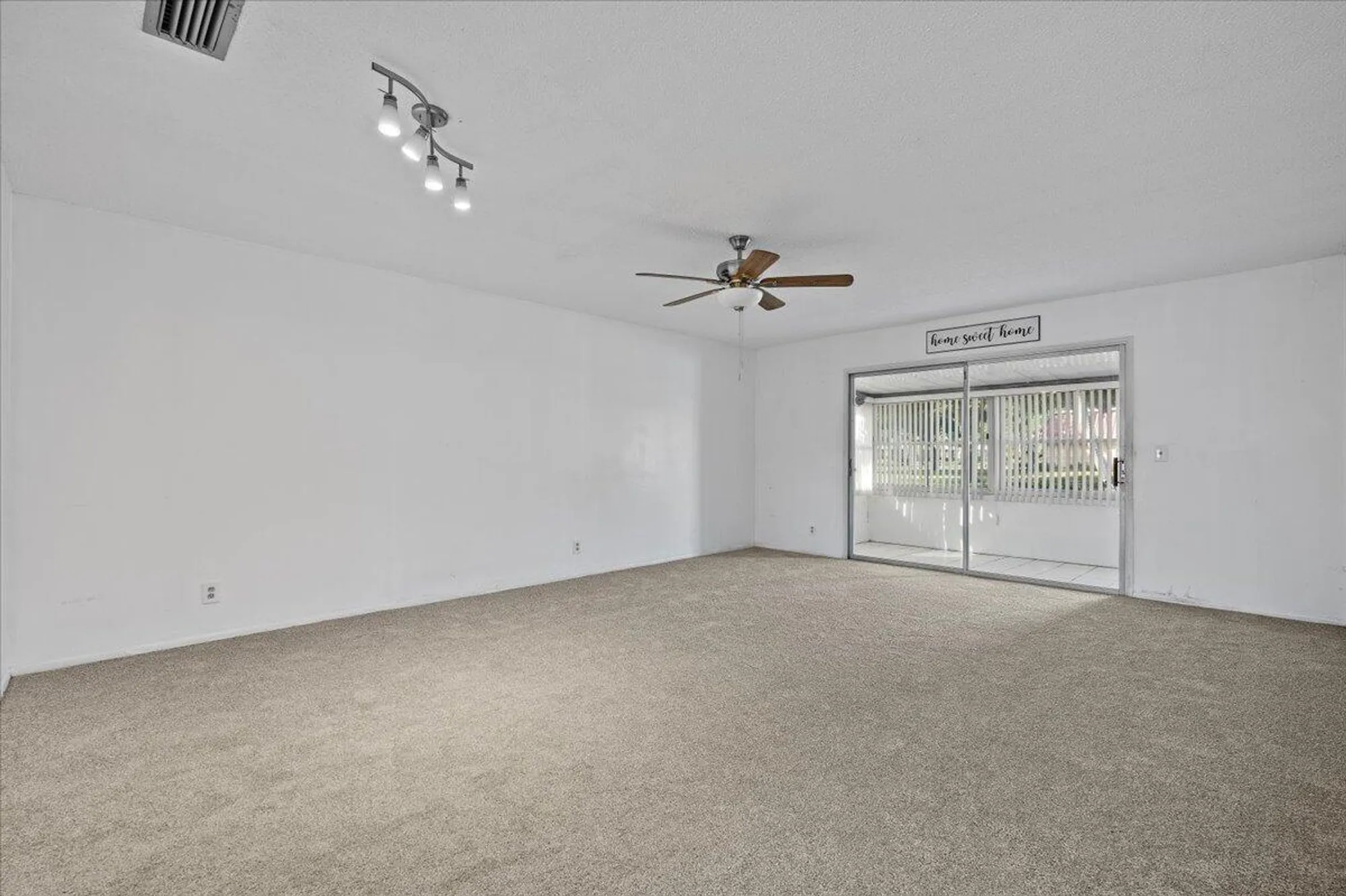 Property Slideshow image 8 of 45 | 102 amherst ln, Lake Worth, FL, 33467