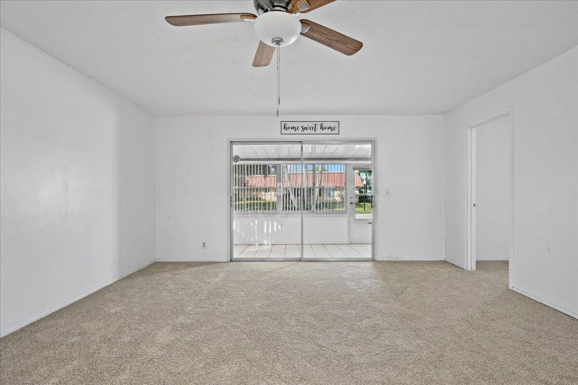 Property Slideshow image 12 of 45 | 102 amherst ln, Lake Worth, FL, 33467