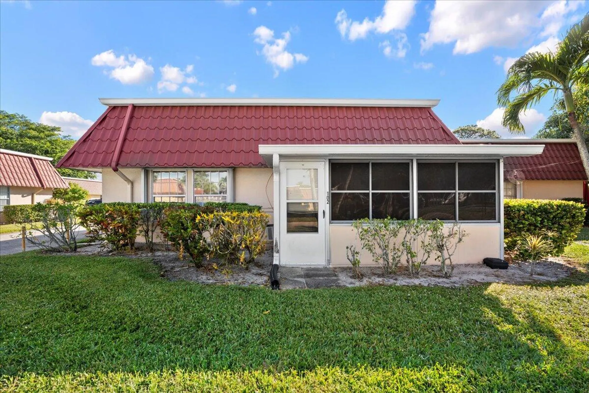 Property Slideshow image 20 of 45 | 102 amherst ln, Lake Worth, FL, 33467