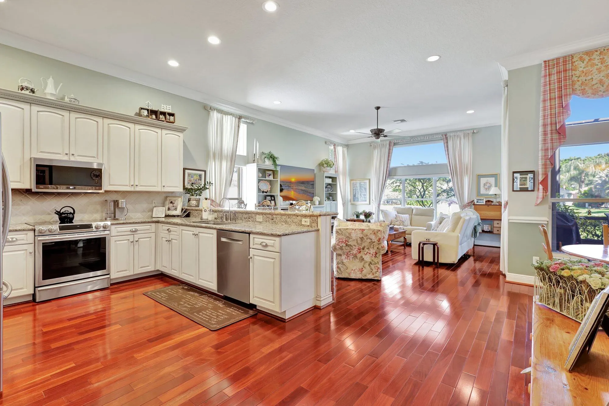 Property Slideshow image 18 of 93 | 7766 ocean sunset dr, Lake Worth, FL, 33467