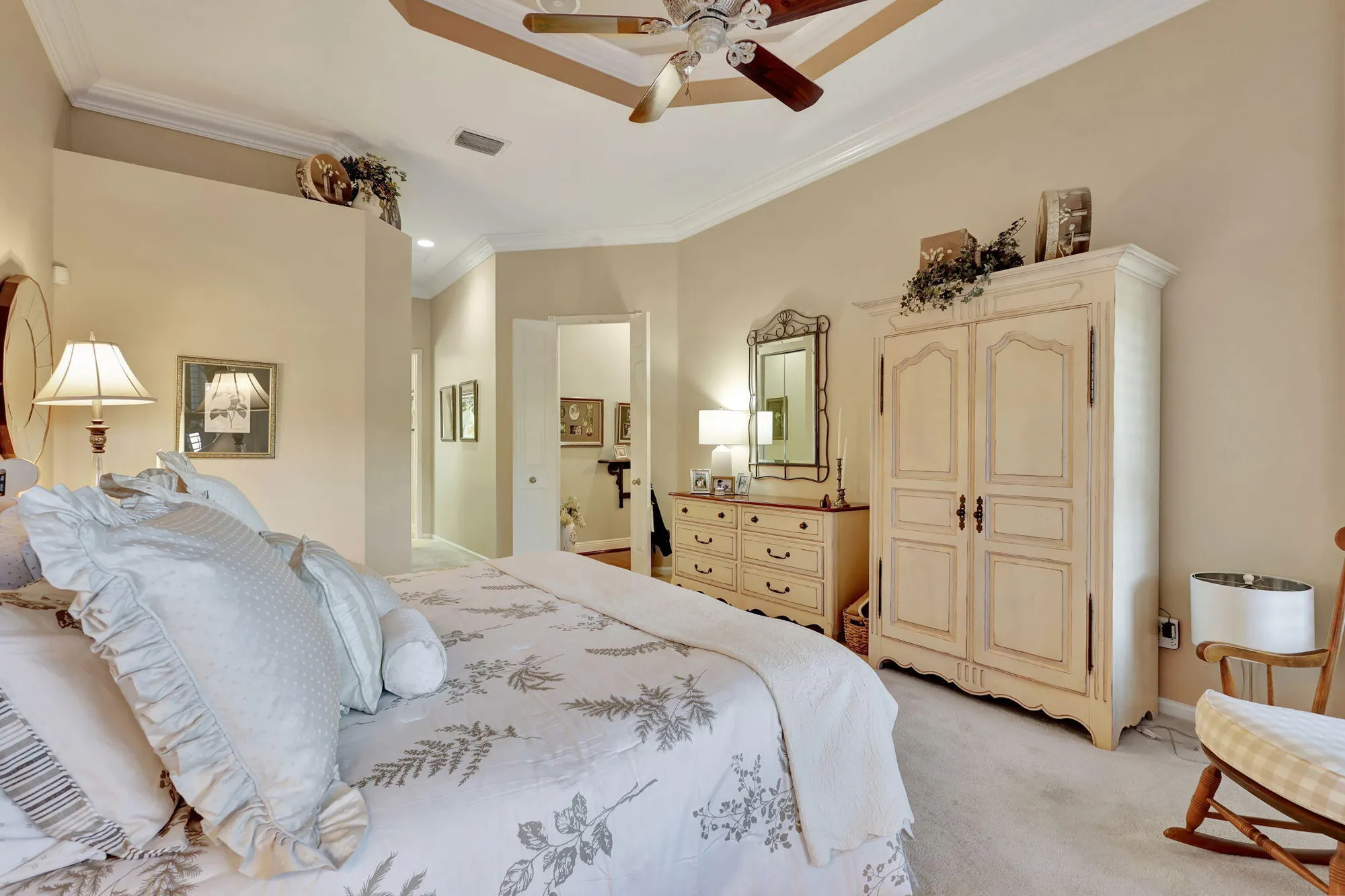 Property Slideshow image 33 of 93 | 7766 ocean sunset dr, Lake Worth, FL, 33467