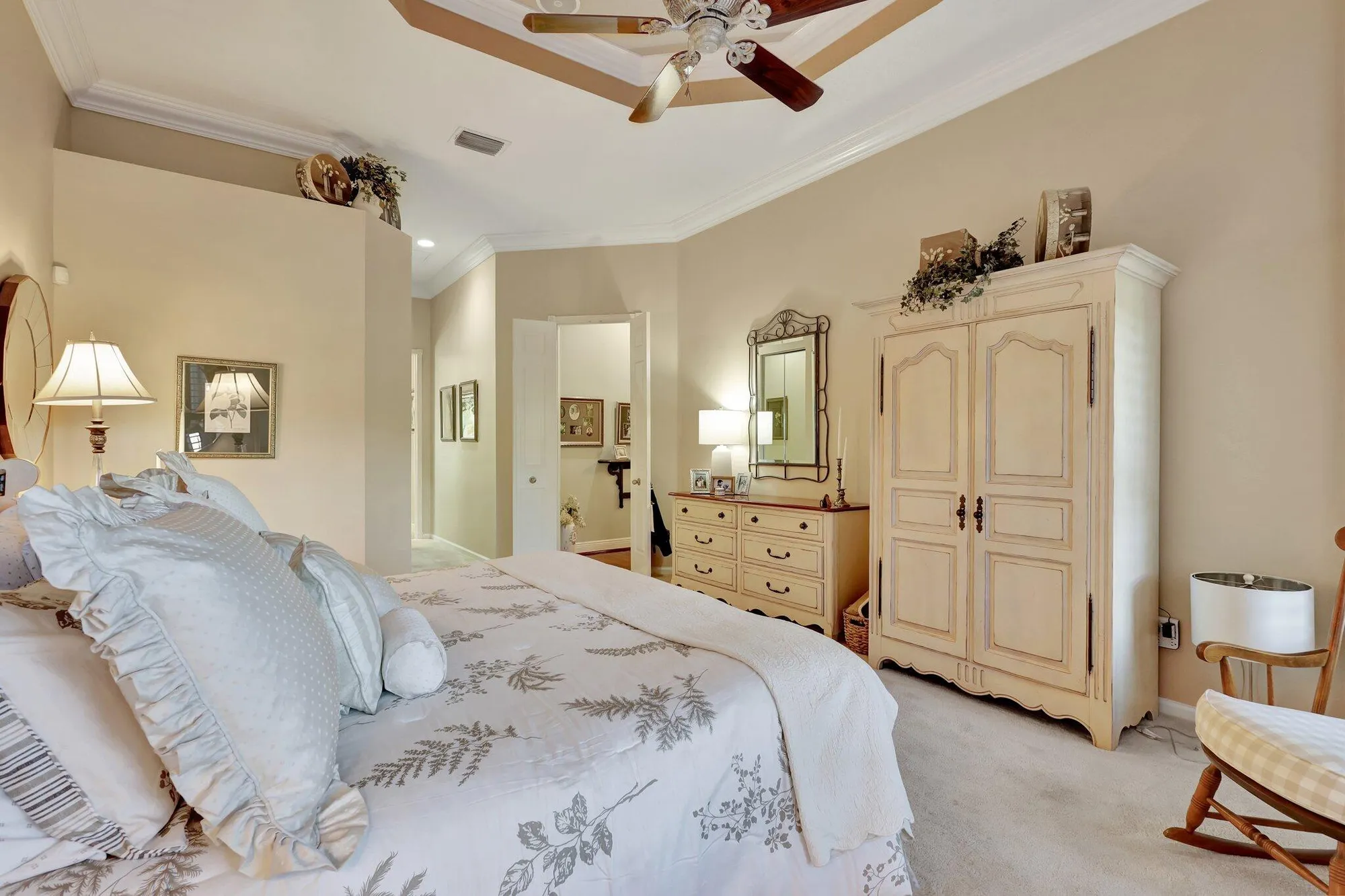 Property Slideshow image 36 of 93 | 7766 ocean sunset dr, Lake Worth, FL, 33467