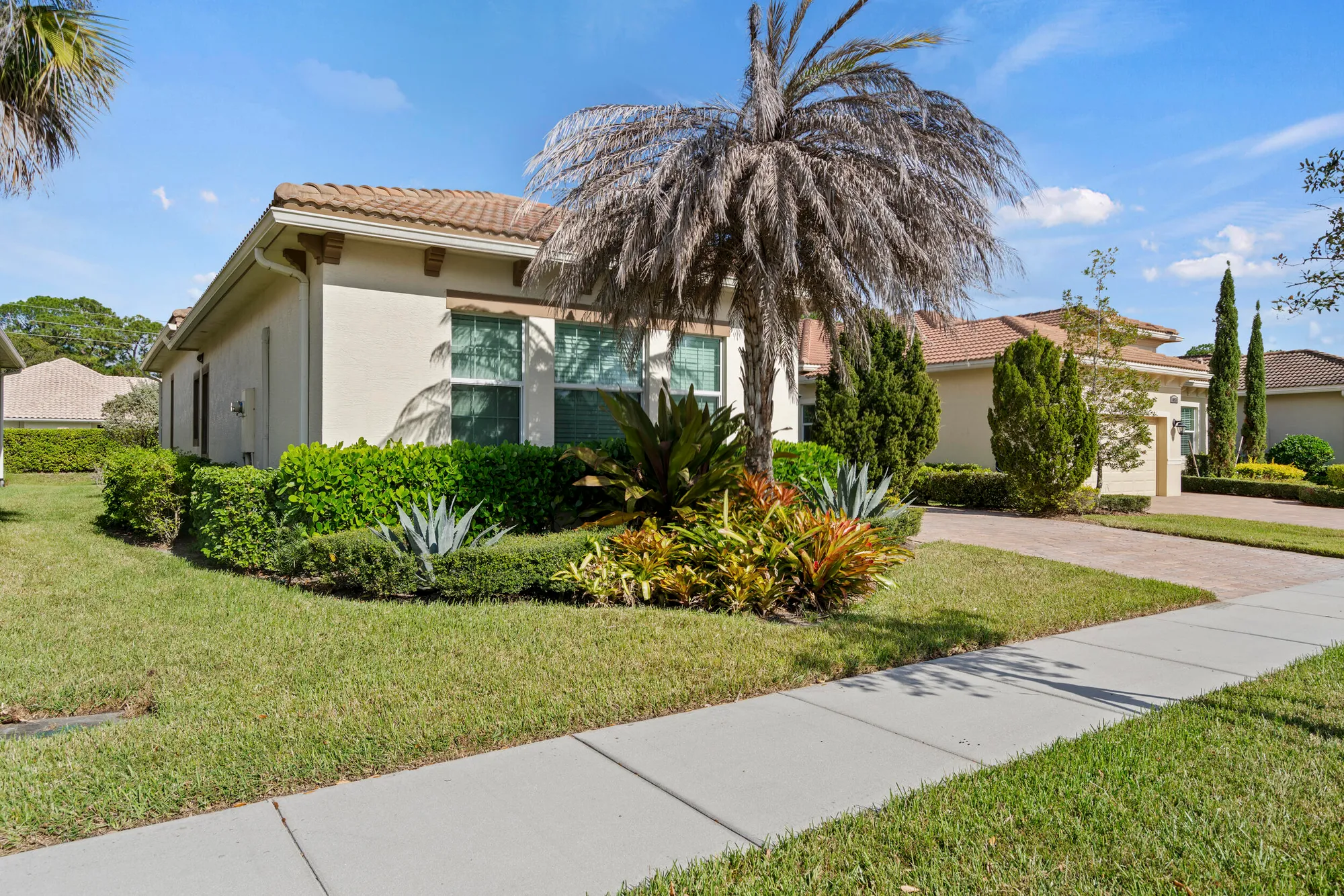 Property Slideshow image 4 of 72 | 10937 sw visconti way, Port Saint Lucie, FL, 34986