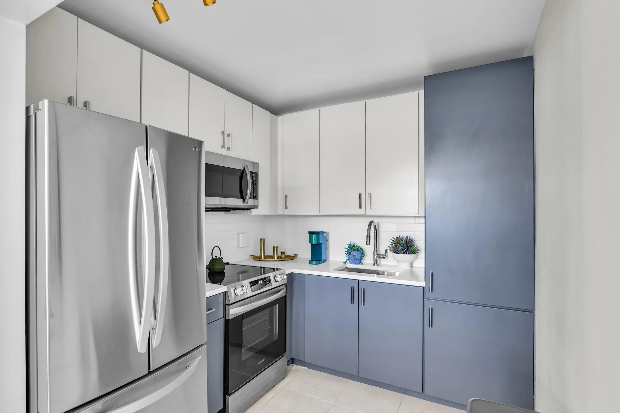 Property Slideshow image 5 of 25 | 302 norwich m, West Palm Beach, FL, 33417