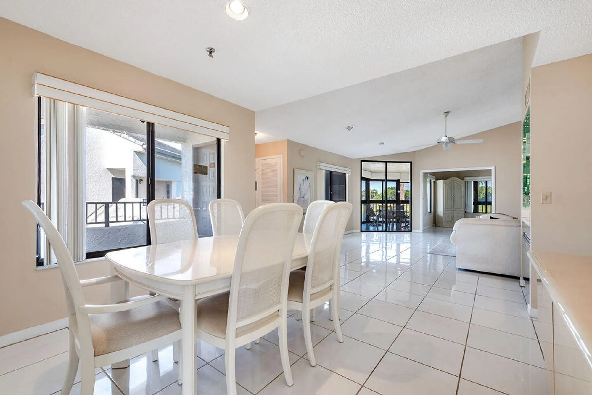 Property Slideshow image 11 of 56 | 7689 glendevon ln apt 1805, Delray Beach, FL, 33446