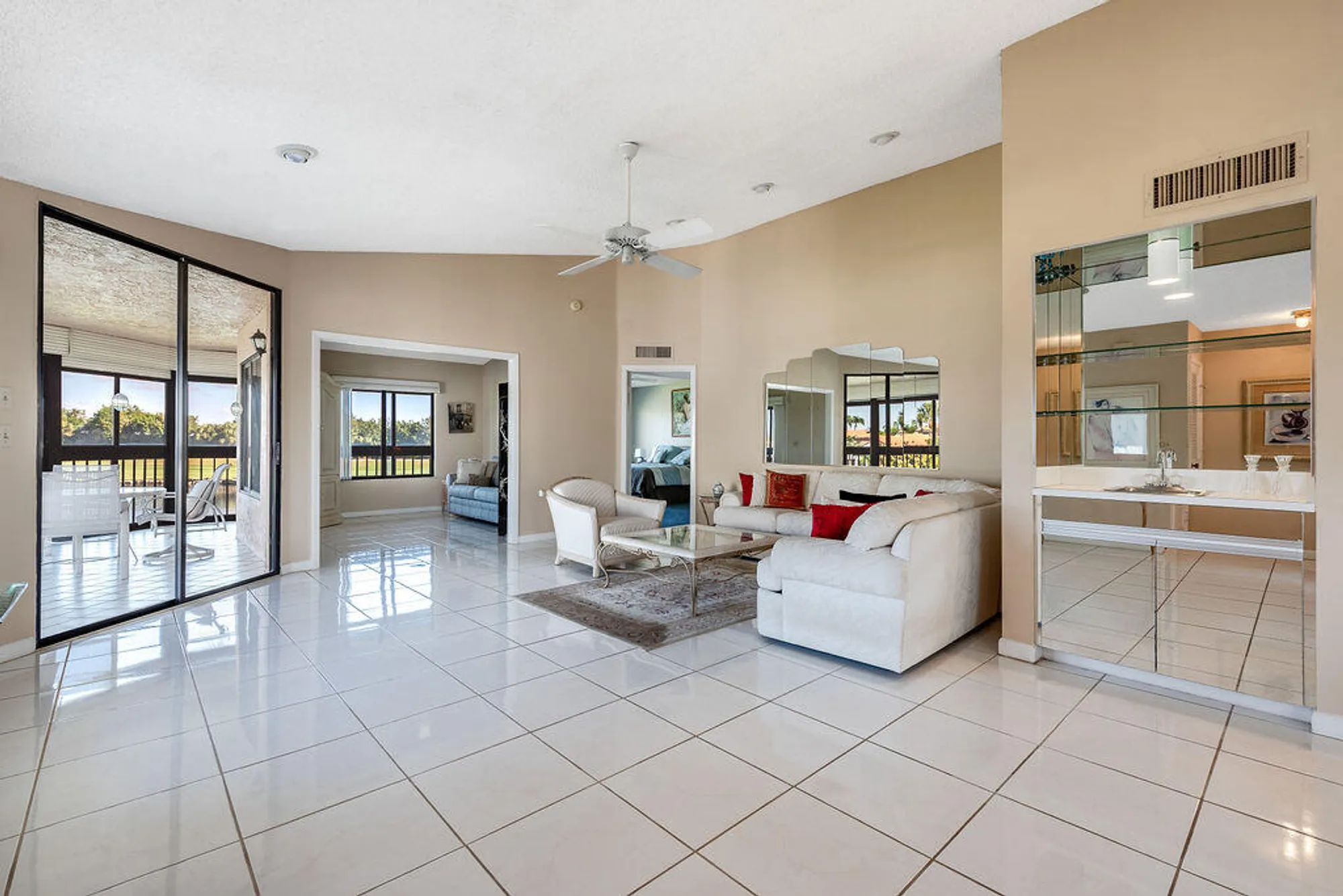 Property Slideshow image 8 of 56 | 7689 glendevon ln apt 1805, Delray Beach, FL, 33446