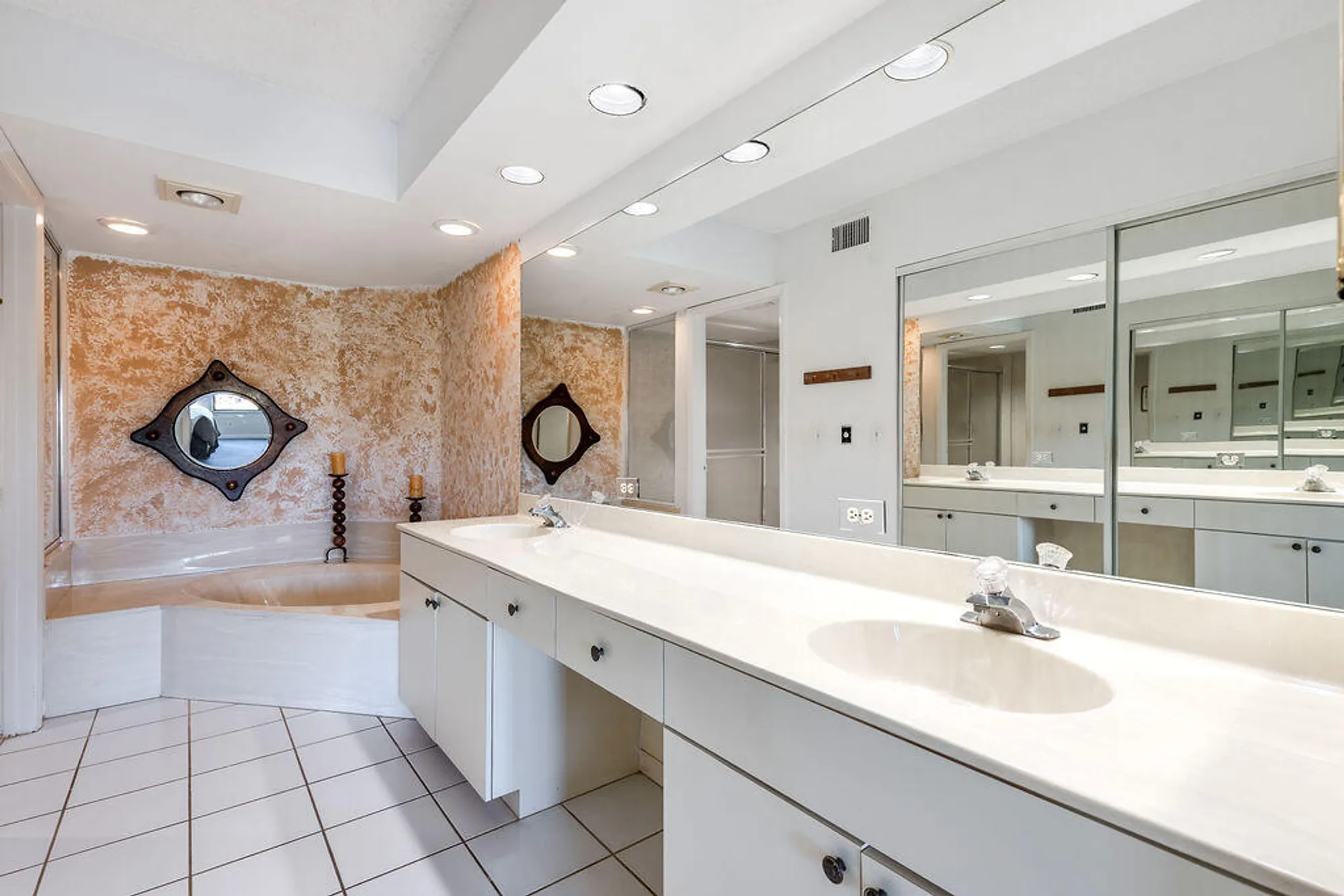 Property Slideshow image 14 of 56 | 7689 glendevon ln apt 1805, Delray Beach, FL, 33446