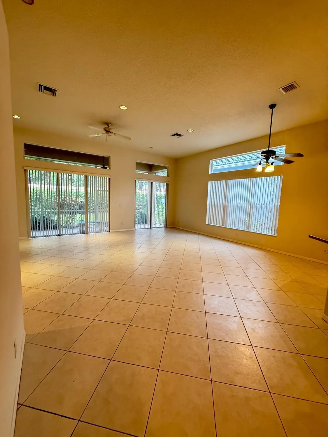 Property Slideshow image 12 of 35 | 10060 armani dr, Boynton Beach, FL, 33437