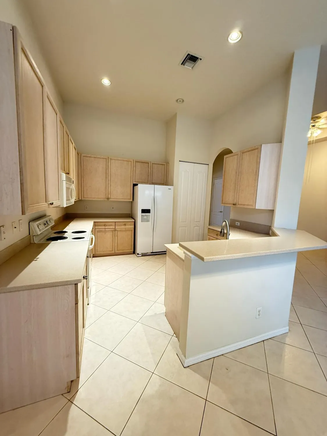 Property Slideshow image 16 of 35 | 10060 armani dr, Boynton Beach, FL, 33437