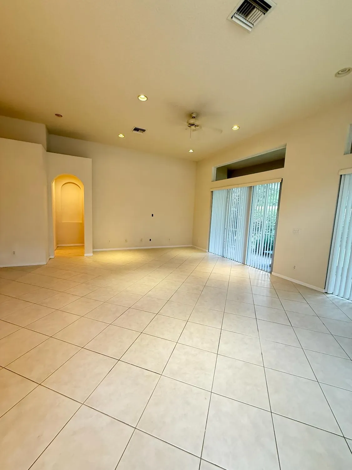 Property Slideshow image 18 of 35 | 10060 armani dr, Boynton Beach, FL, 33437