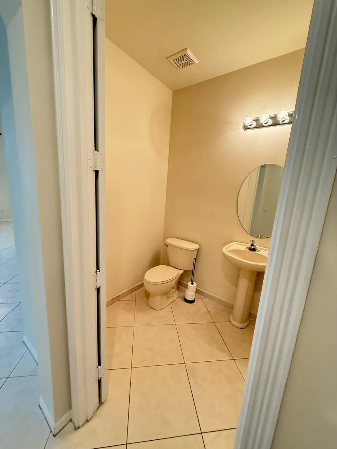 Property Slideshow image 23 of 35 | 10060 armani dr, Boynton Beach, FL, 33437