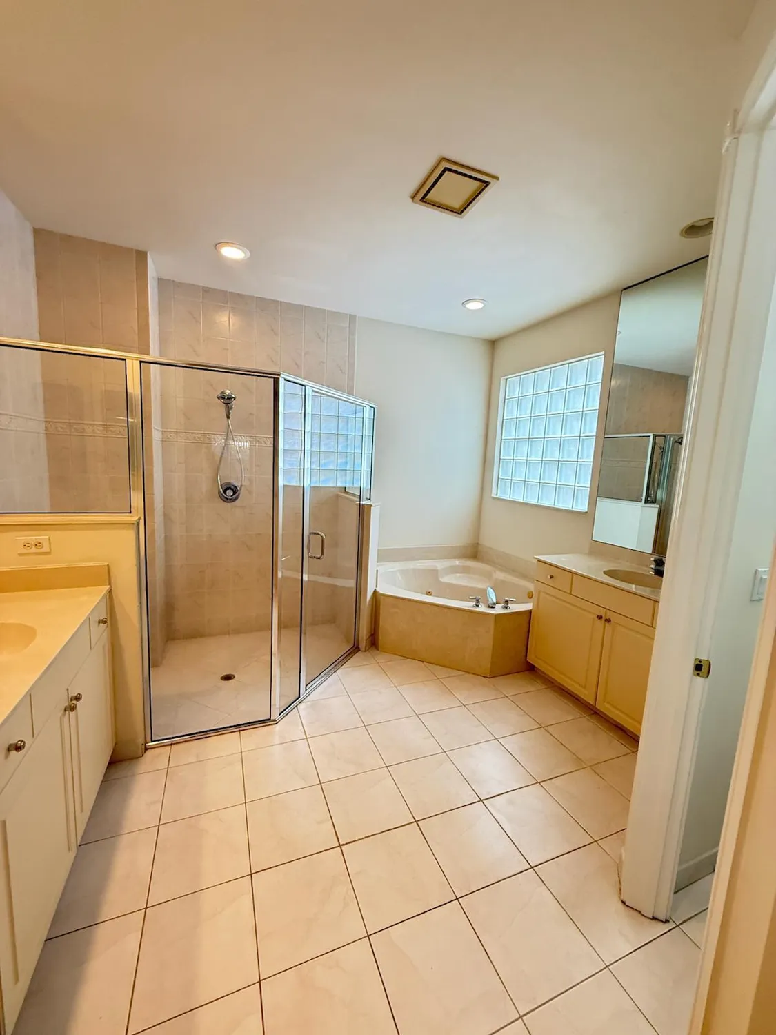 Property Slideshow image 28 of 35 | 10060 armani dr, Boynton Beach, FL, 33437