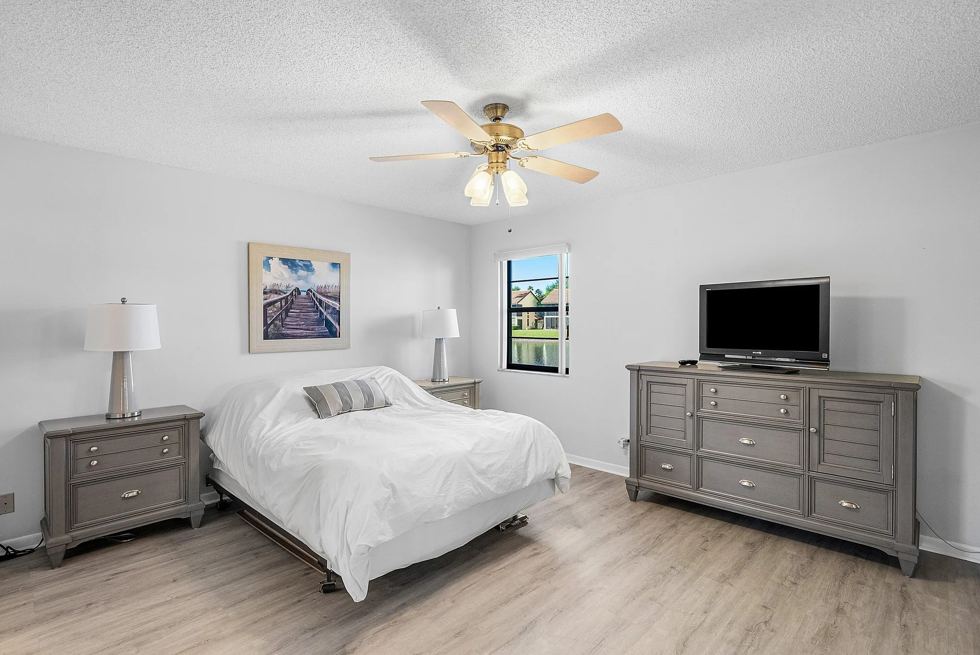 Property Slideshow image 13 of 32 | 10423 s circle lake dr 102, Boynton Beach, FL, 33437