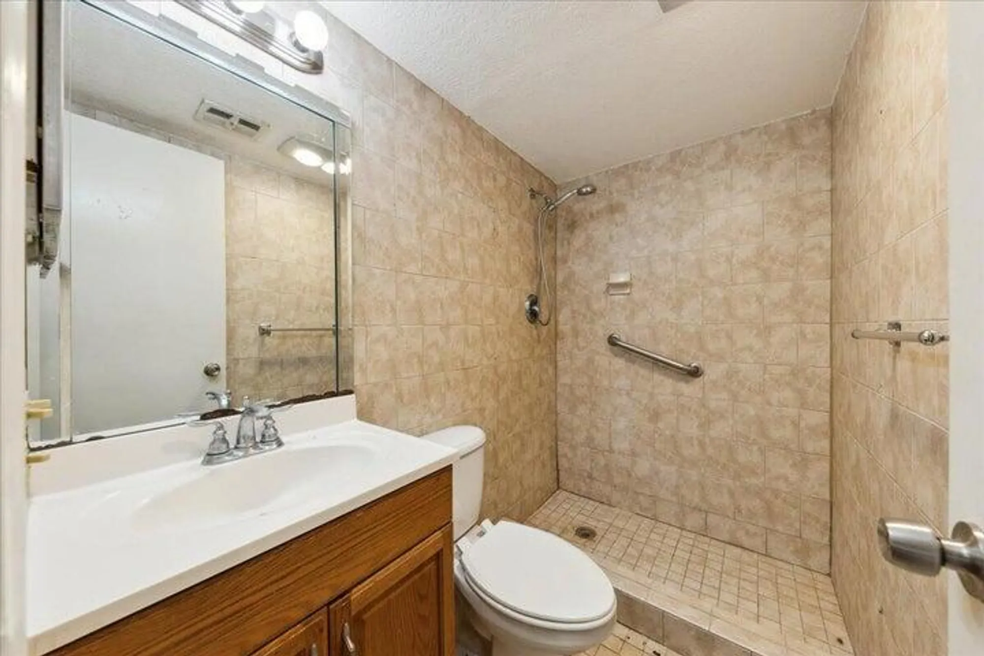 Property Slideshow image 20 of 29 | 2251 nw 48th ter 100, Lauderhill, FL, 33313