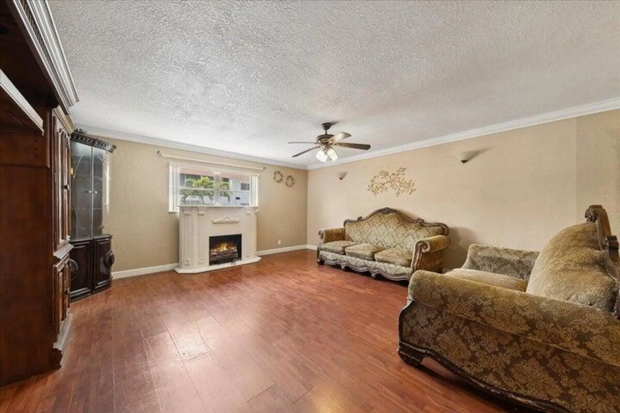 Property Slideshow image 23 of 29 | 2251 nw 48th ter 100, Lauderhill, FL, 33313