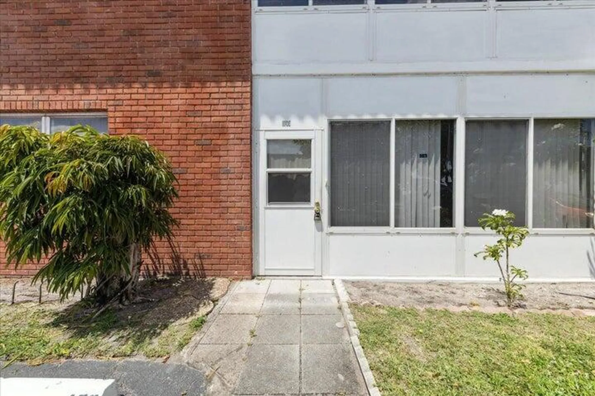 Property Slideshow image 4 of 29 | 2251 nw 48th ter 100, Lauderhill, FL, 33313