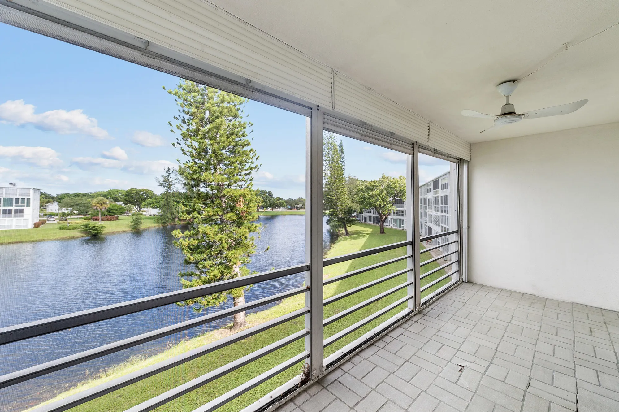 Property Slideshow image 2 of 38 | 3037 cambridge b, Deerfield Beach, FL, 33442