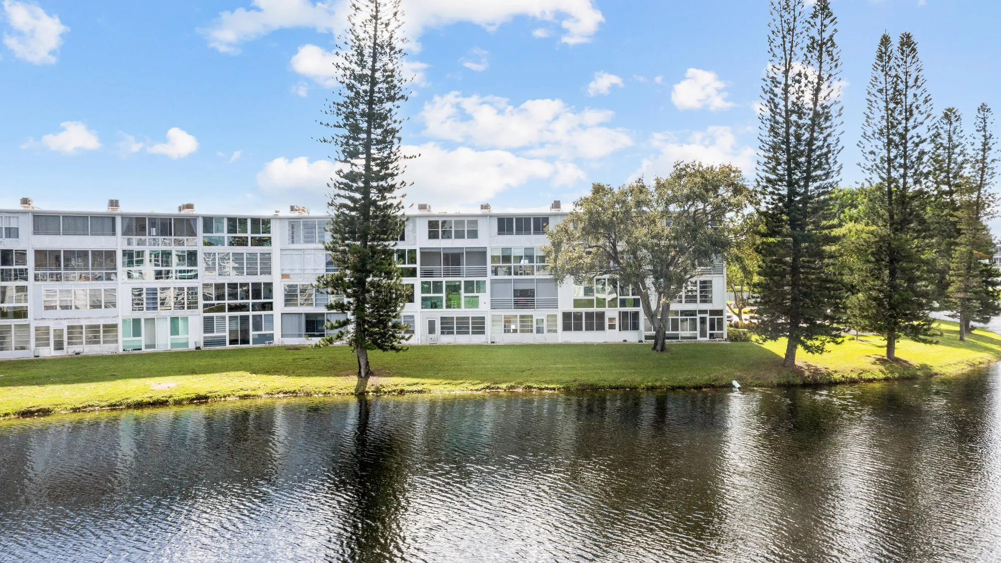 Property Slideshow image 31 of 38 | 3037 cambridge b, Deerfield Beach, FL, 33442