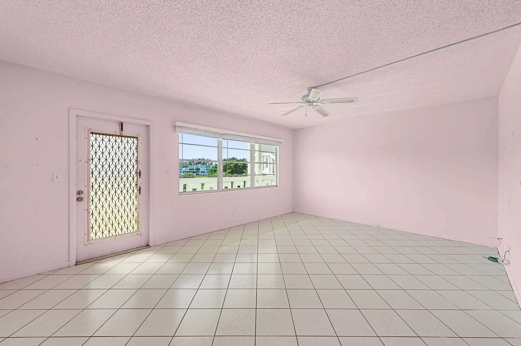 Property Slideshow image 4 of 38 | 3037 cambridge b, Deerfield Beach, FL, 33442