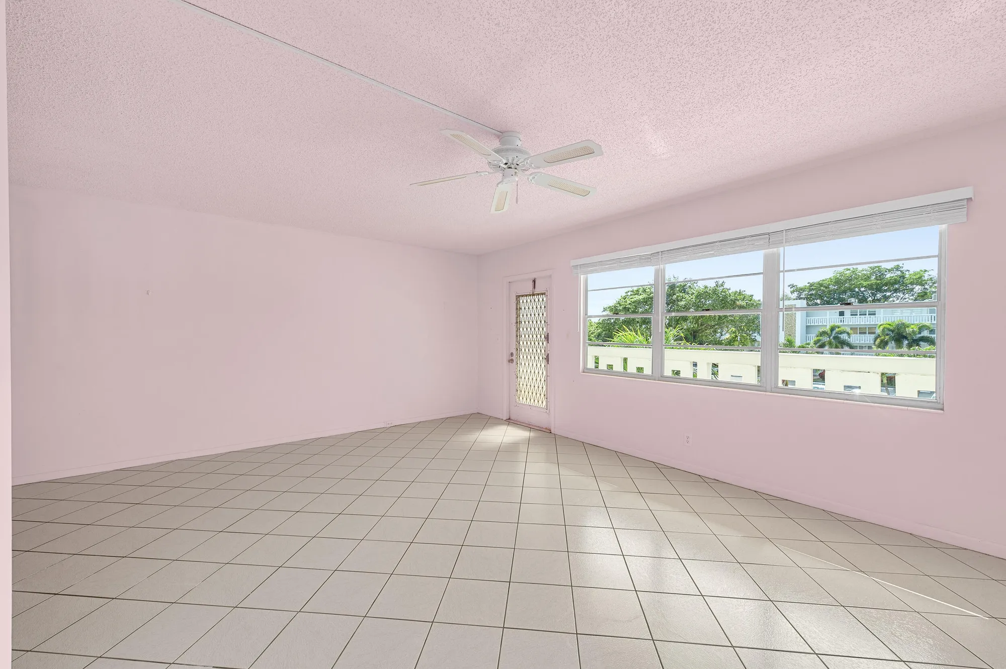 Property Slideshow image 6 of 38 | 3037 cambridge b, Deerfield Beach, FL, 33442
