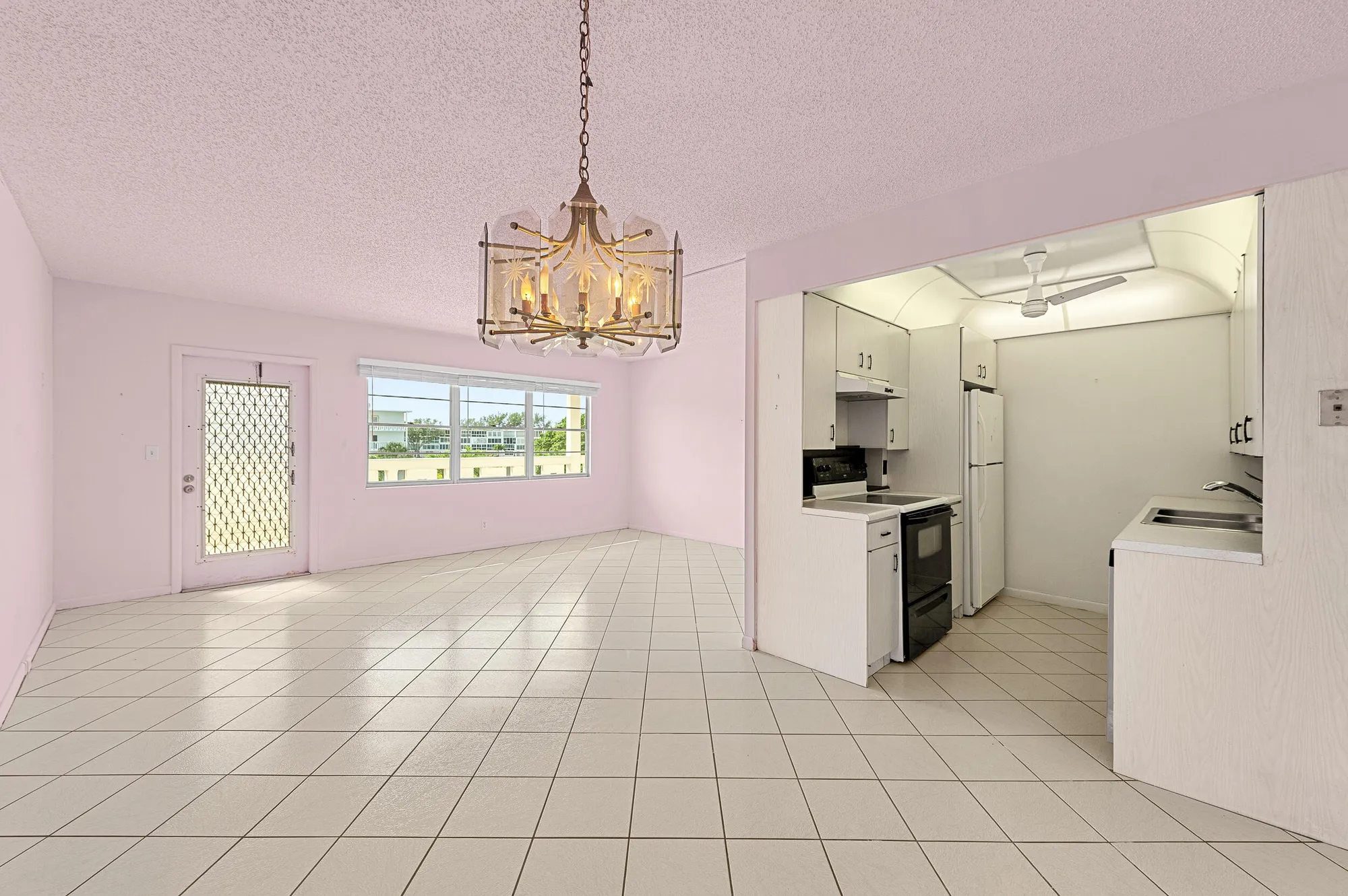 Property Slideshow image 9 of 38 | 3037 cambridge b, Deerfield Beach, FL, 33442