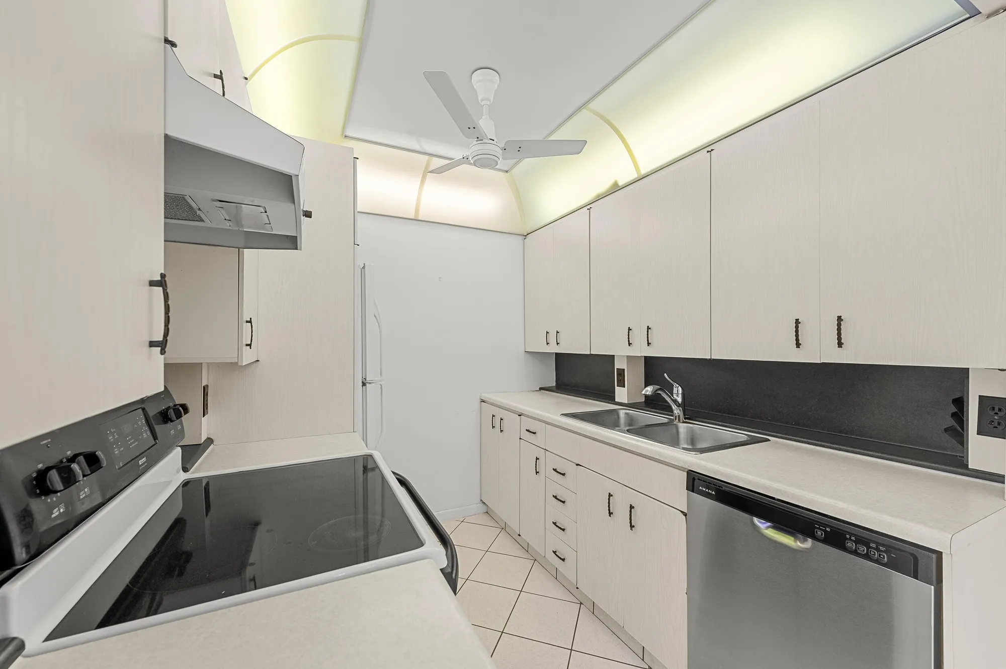 Property Slideshow image 11 of 38 | 3037 cambridge b, Deerfield Beach, FL, 33442