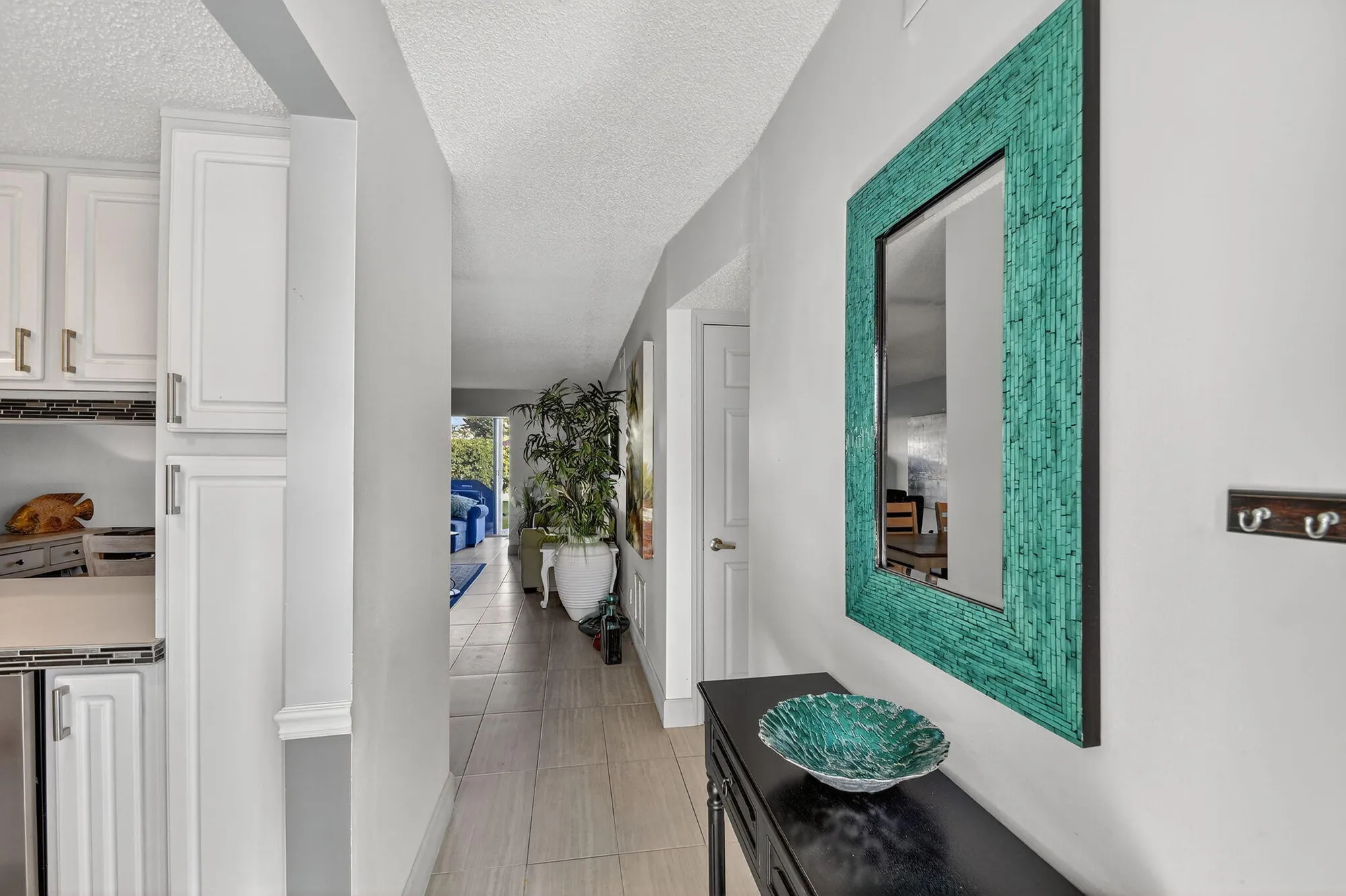 Property Slideshow image 7 of 45 | 2400 ne 1st ln apt 102, Boynton Beach, FL, 33435
