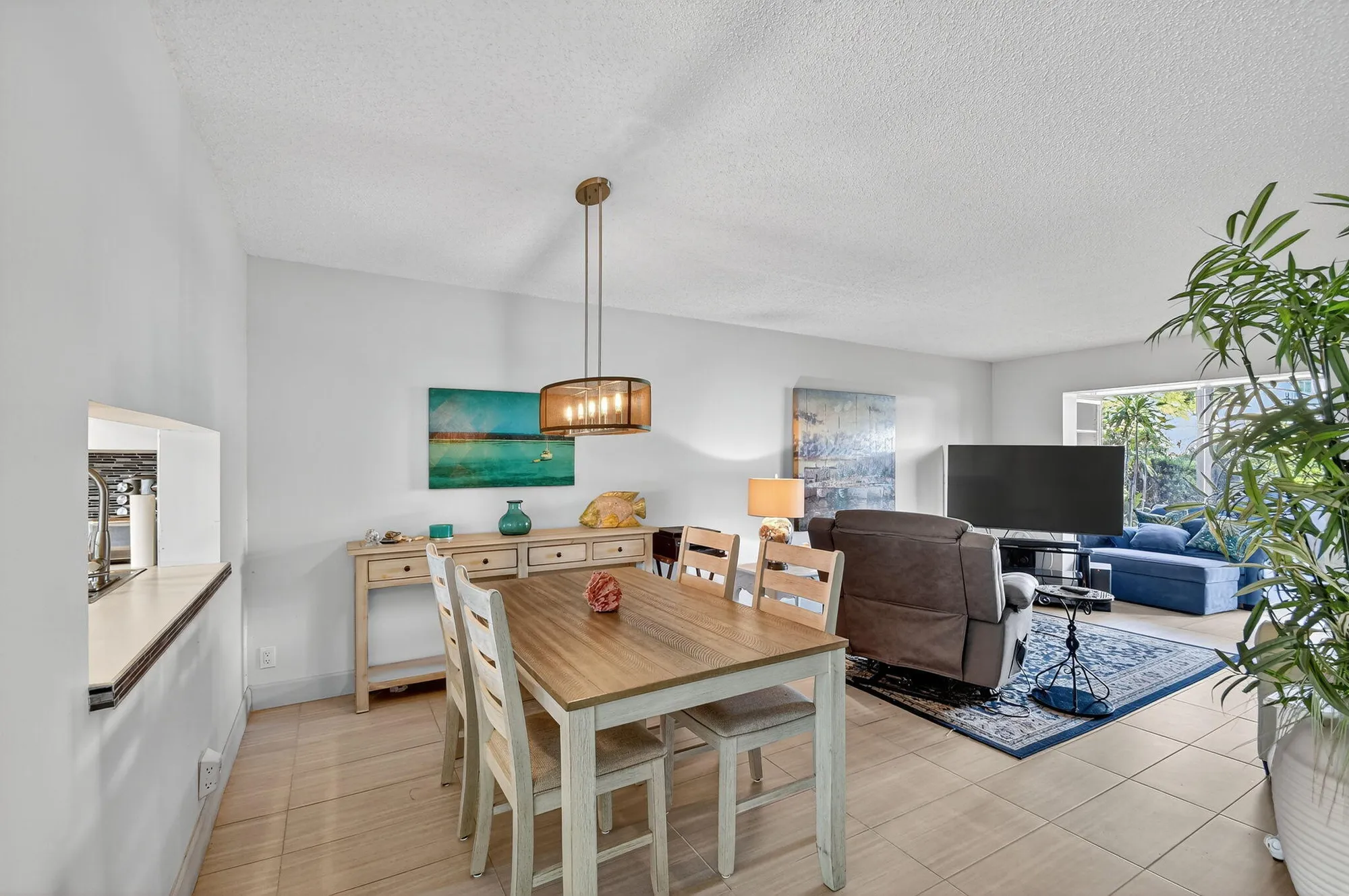 Property Slideshow image 10 of 45 | 2400 ne 1st ln apt 102, Boynton Beach, FL, 33435
