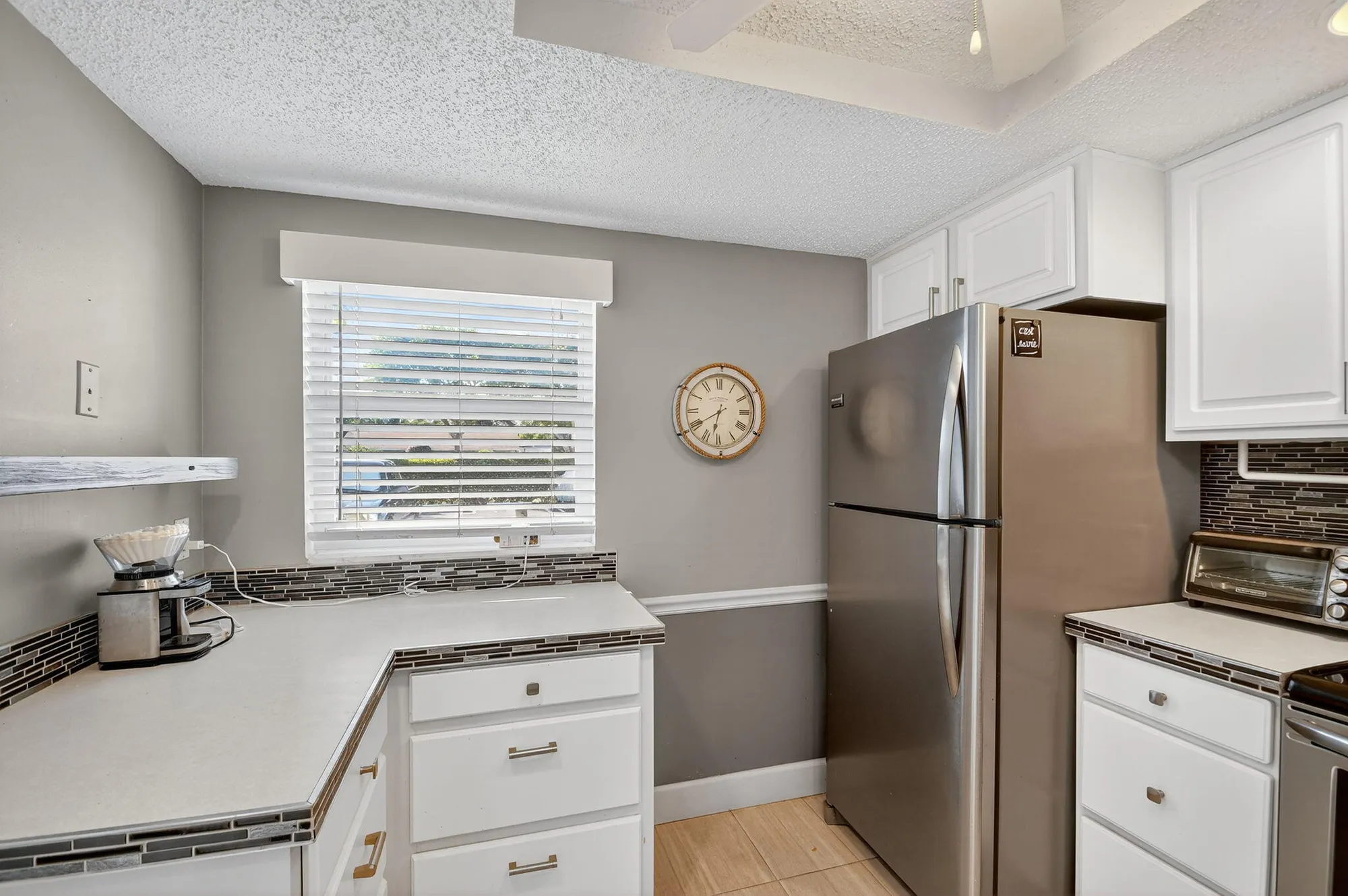 Property Slideshow image 5 of 45 | 2400 ne 1st ln apt 102, Boynton Beach, FL, 33435