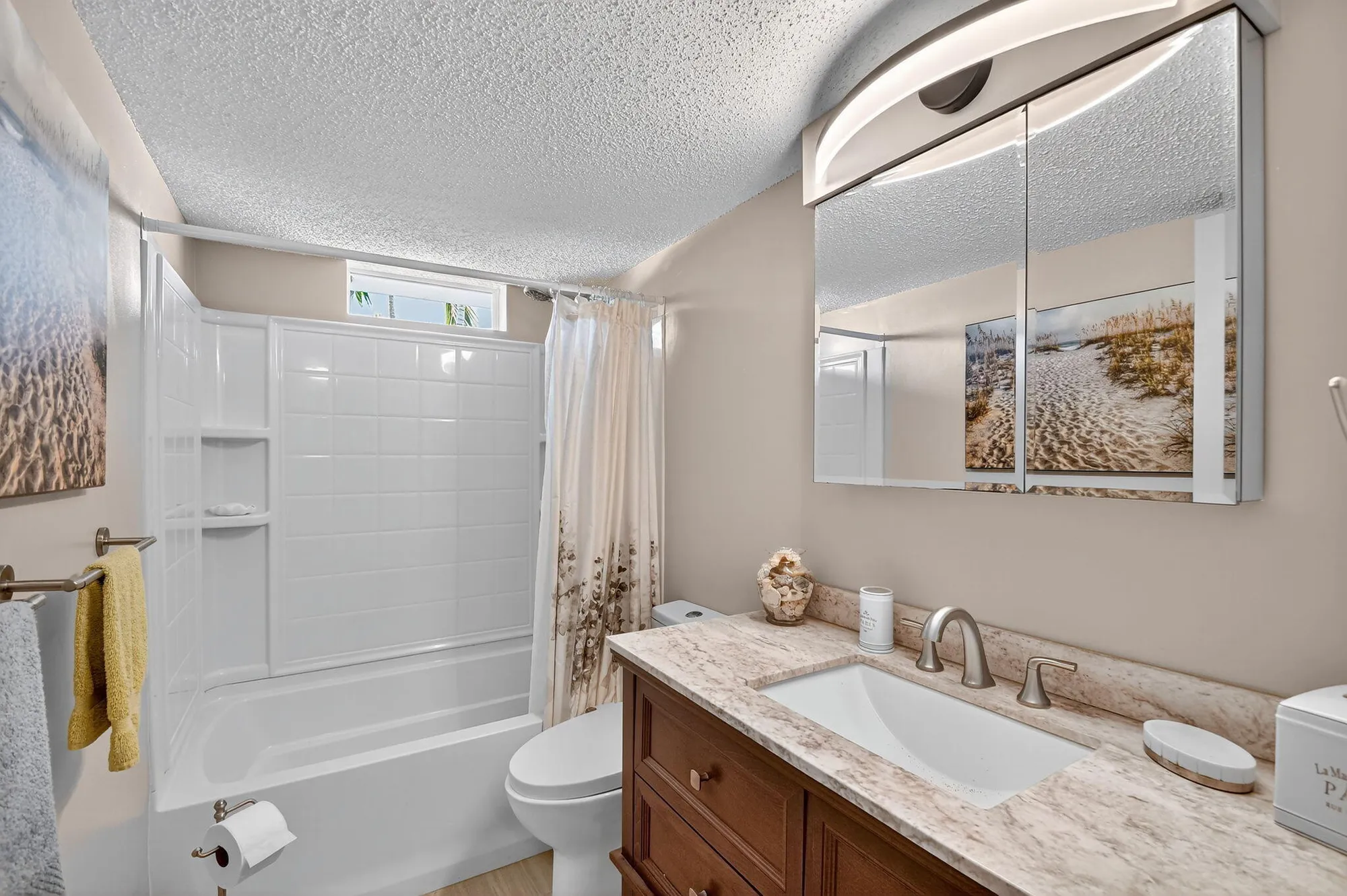 Property Slideshow image 26 of 45 | 2400 ne 1st ln apt 102, Boynton Beach, FL, 33435
