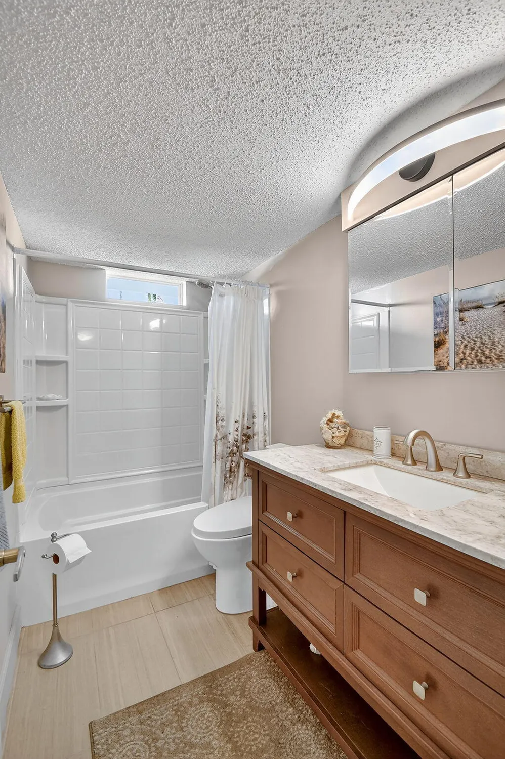 Property Slideshow image 27 of 45 | 2400 ne 1st ln apt 102, Boynton Beach, FL, 33435