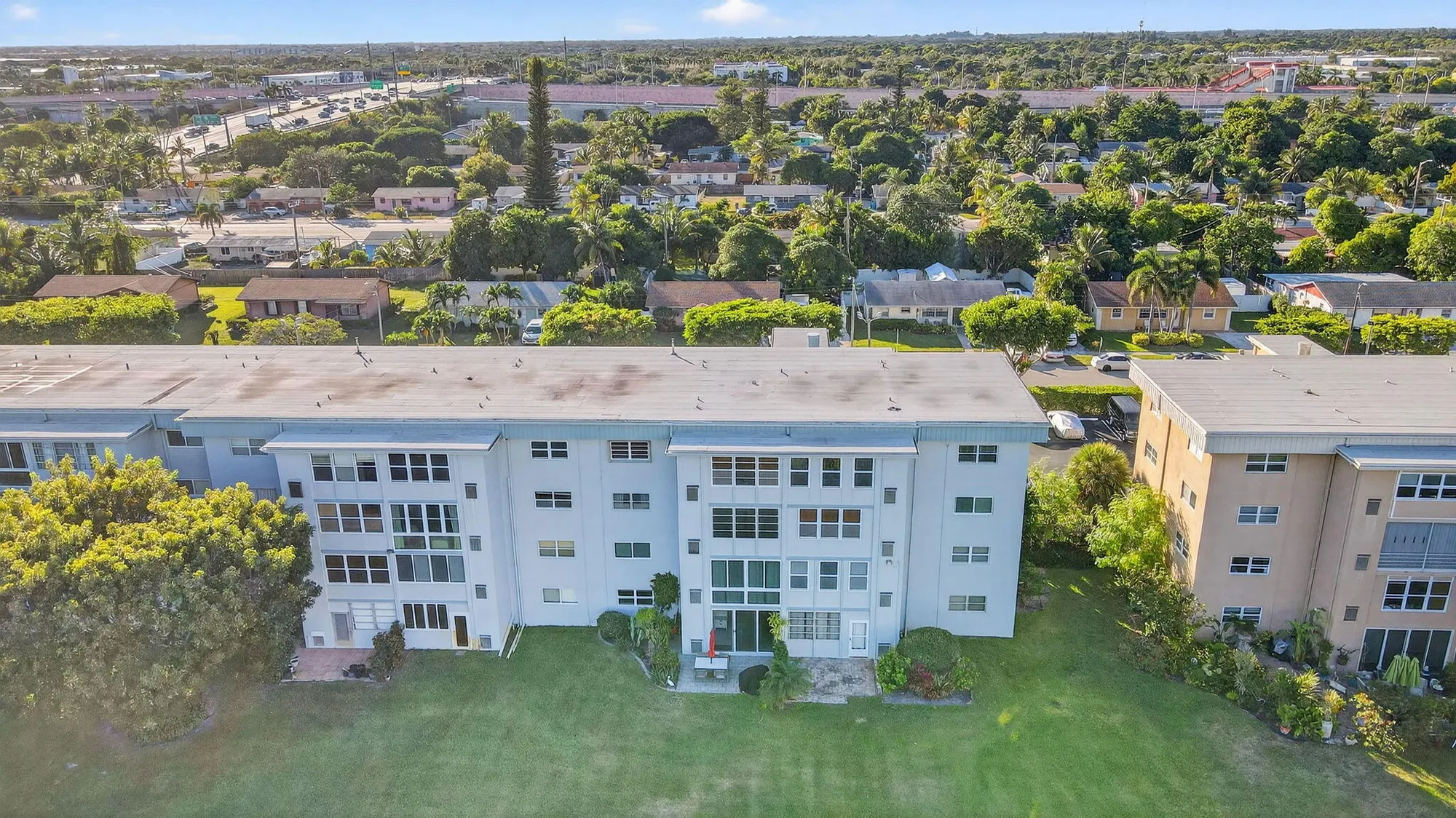 Property Slideshow image 39 of 45 | 2400 ne 1st ln apt 102, Boynton Beach, FL, 33435