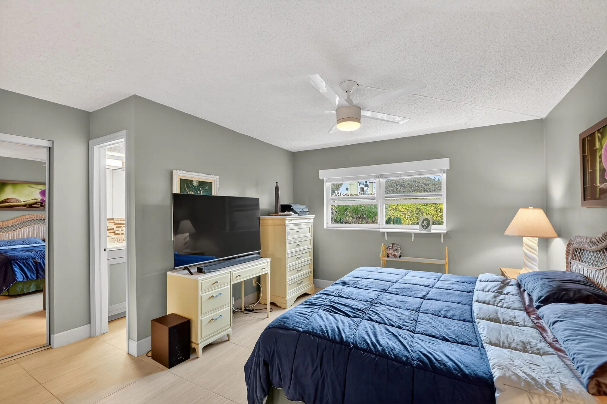 Property Slideshow image 19 of 45 | 2400 ne 1st ln apt 102, Boynton Beach, FL, 33435