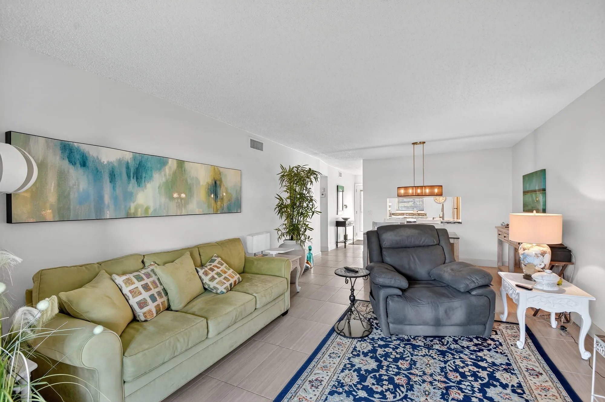 Property Slideshow image 14 of 45 | 2400 ne 1st ln apt 102, Boynton Beach, FL, 33435