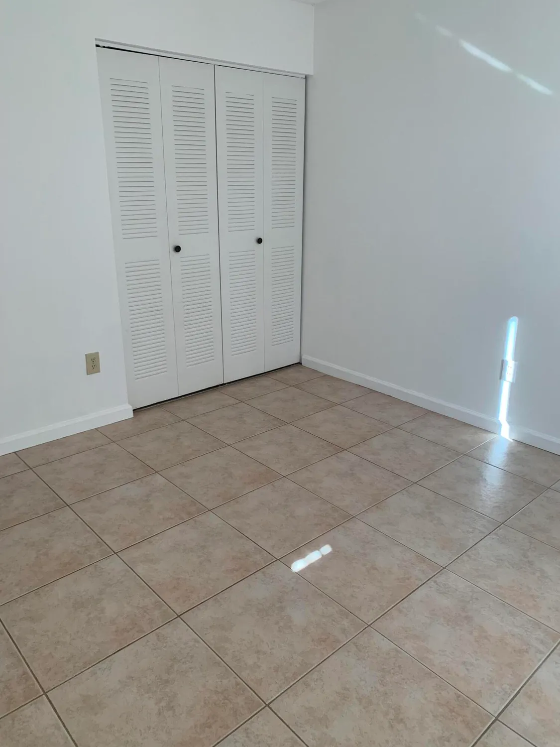 Property Slideshow image 24 of 29 | 9531 n belfort cir 111, Tamarac, FL, 33321