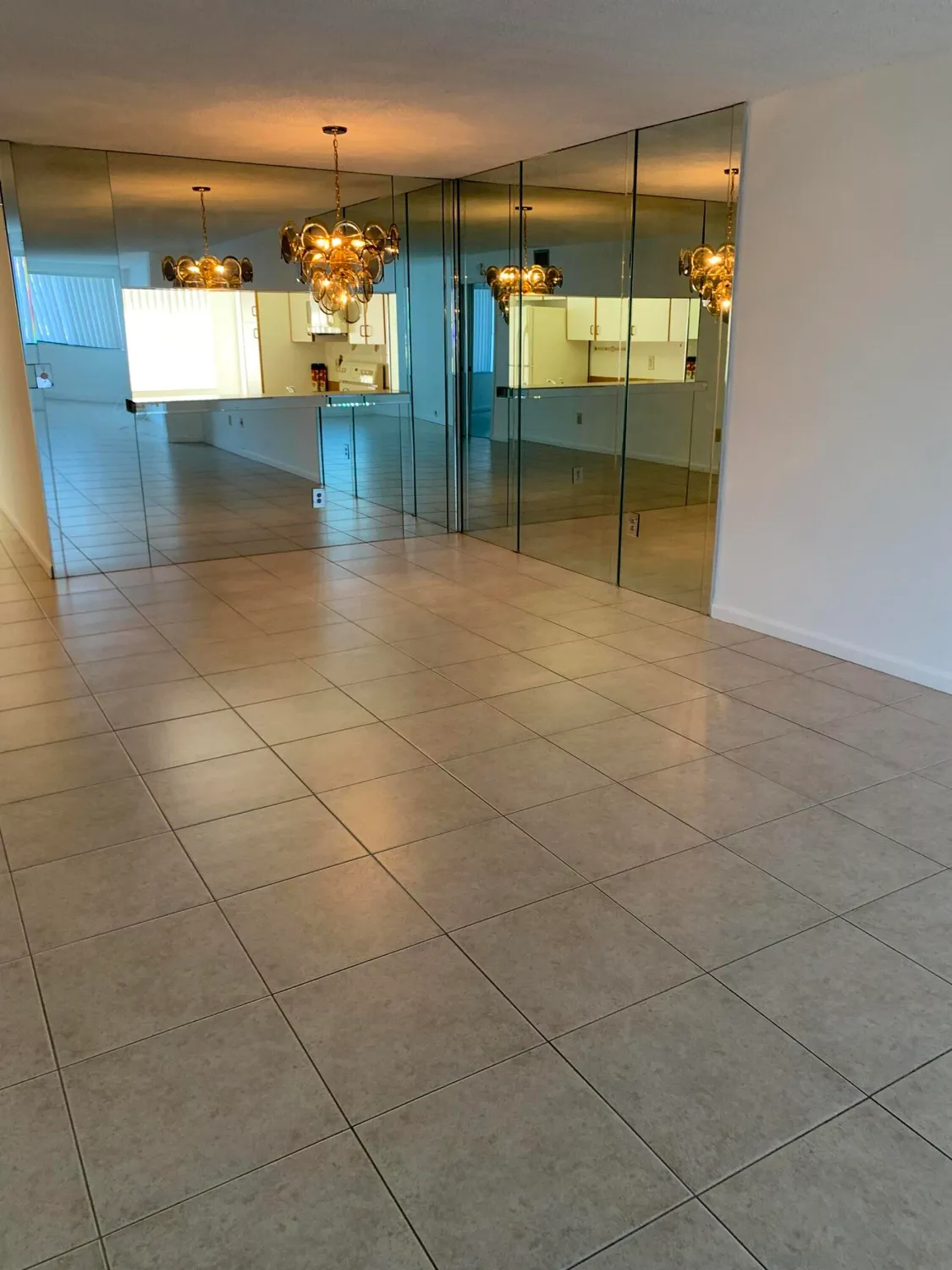 Property Slideshow image 13 of 29 | 9531 n belfort cir 111, Tamarac, FL, 33321