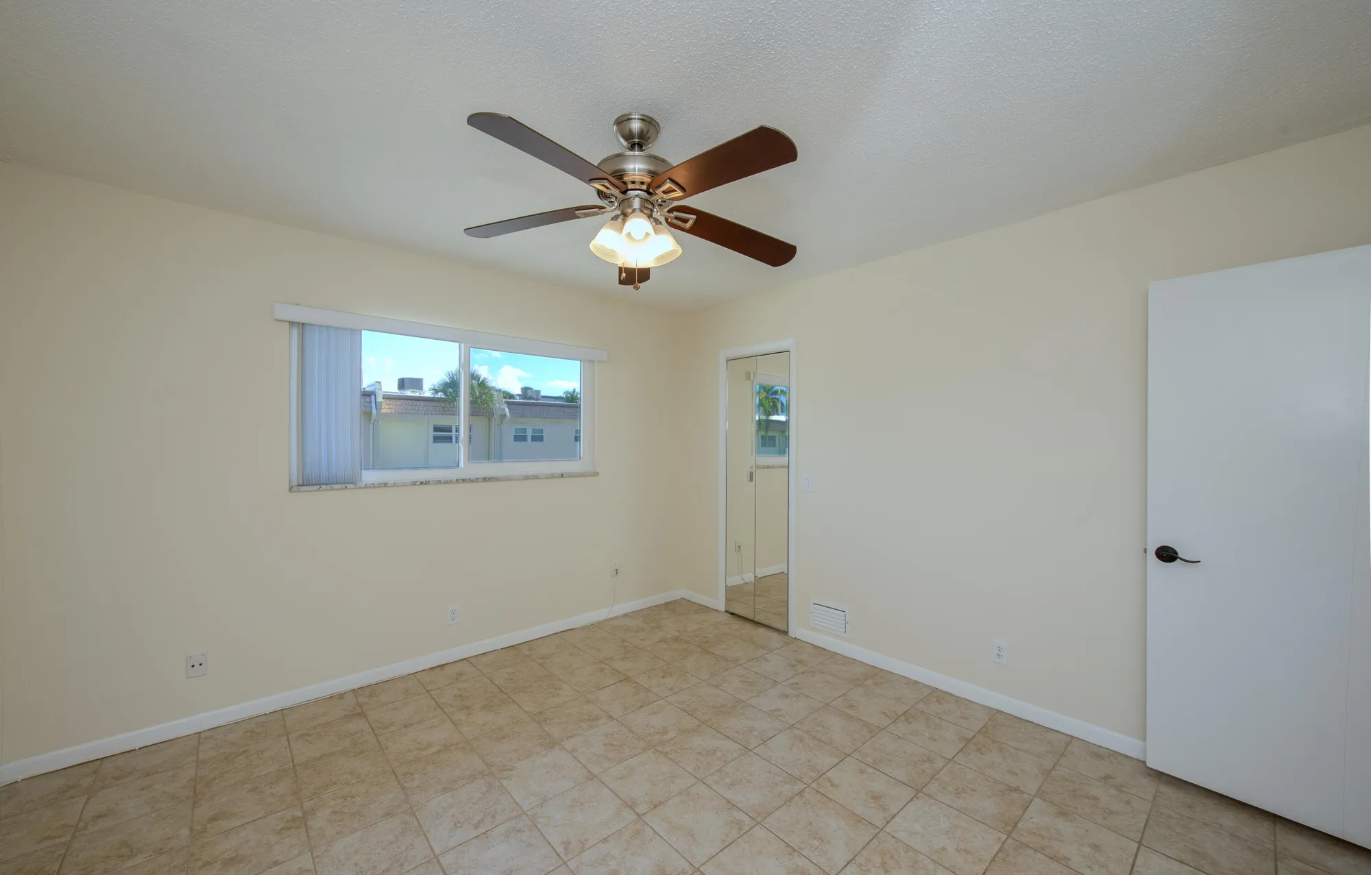 Property Slideshow image 10 of 50 | 632 snug harbor dr d15, Boynton Beach, FL, 33435