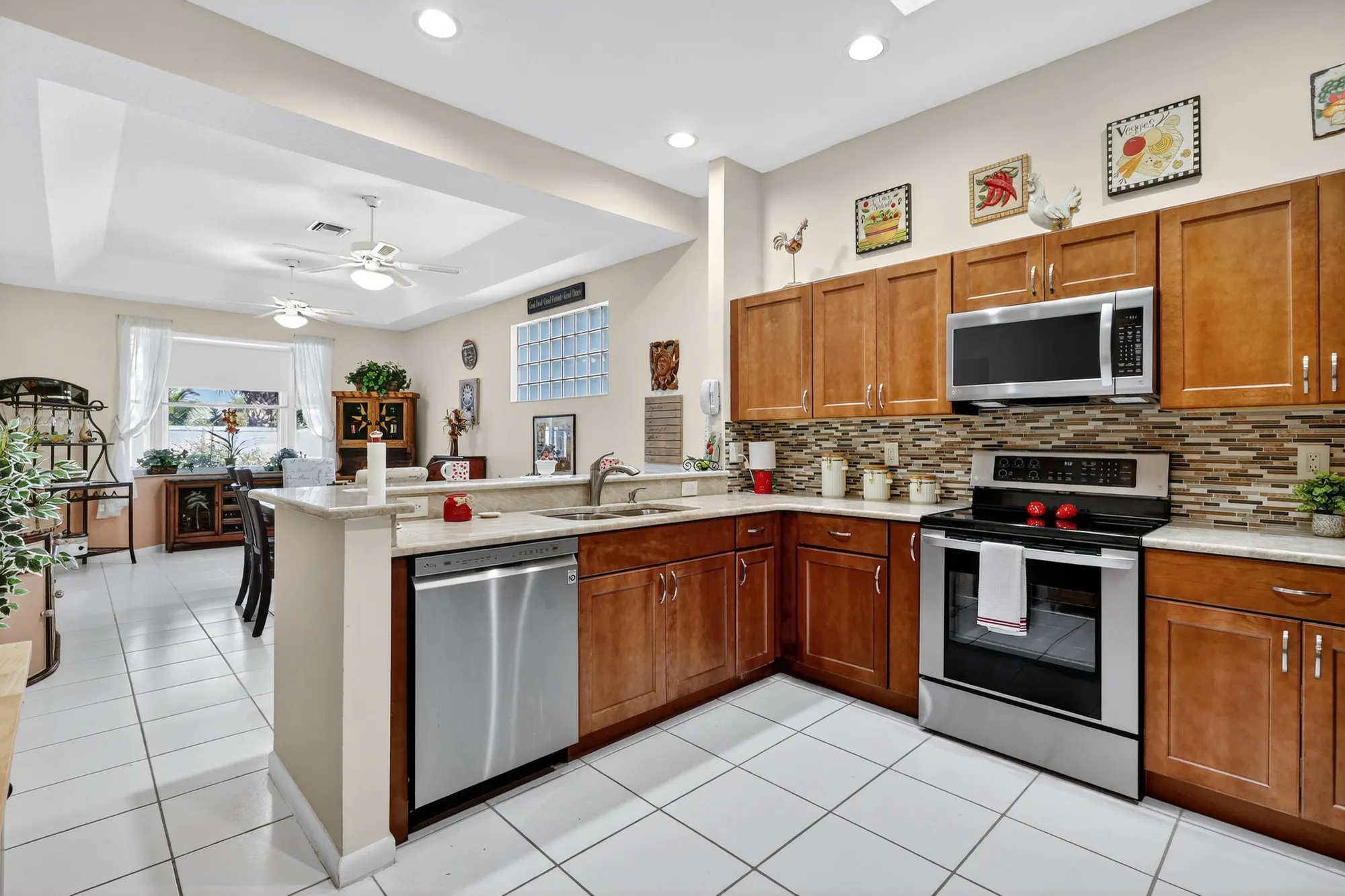 Property Slideshow image 8 of 38 | 3747 spring crest ct, Lake Worth, FL, 33467