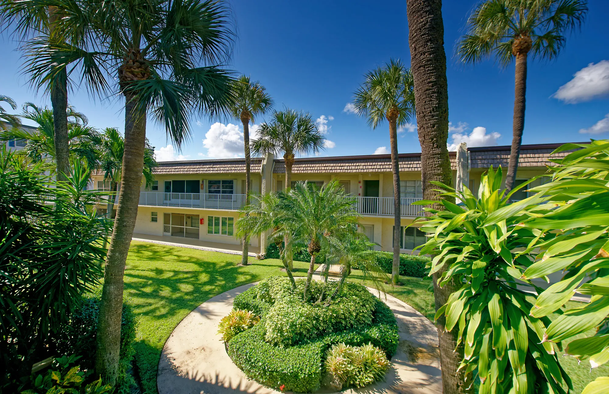 Property Slideshow image 33 of 50 | 632 snug harbor dr d15, Boynton Beach, FL, 33435