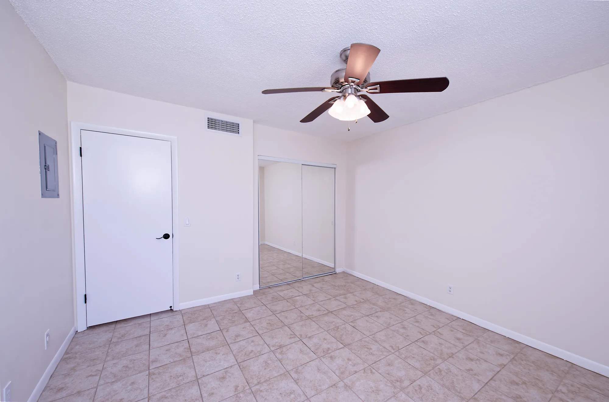 Property Slideshow image 11 of 50 | 632 snug harbor dr d15, Boynton Beach, FL, 33435